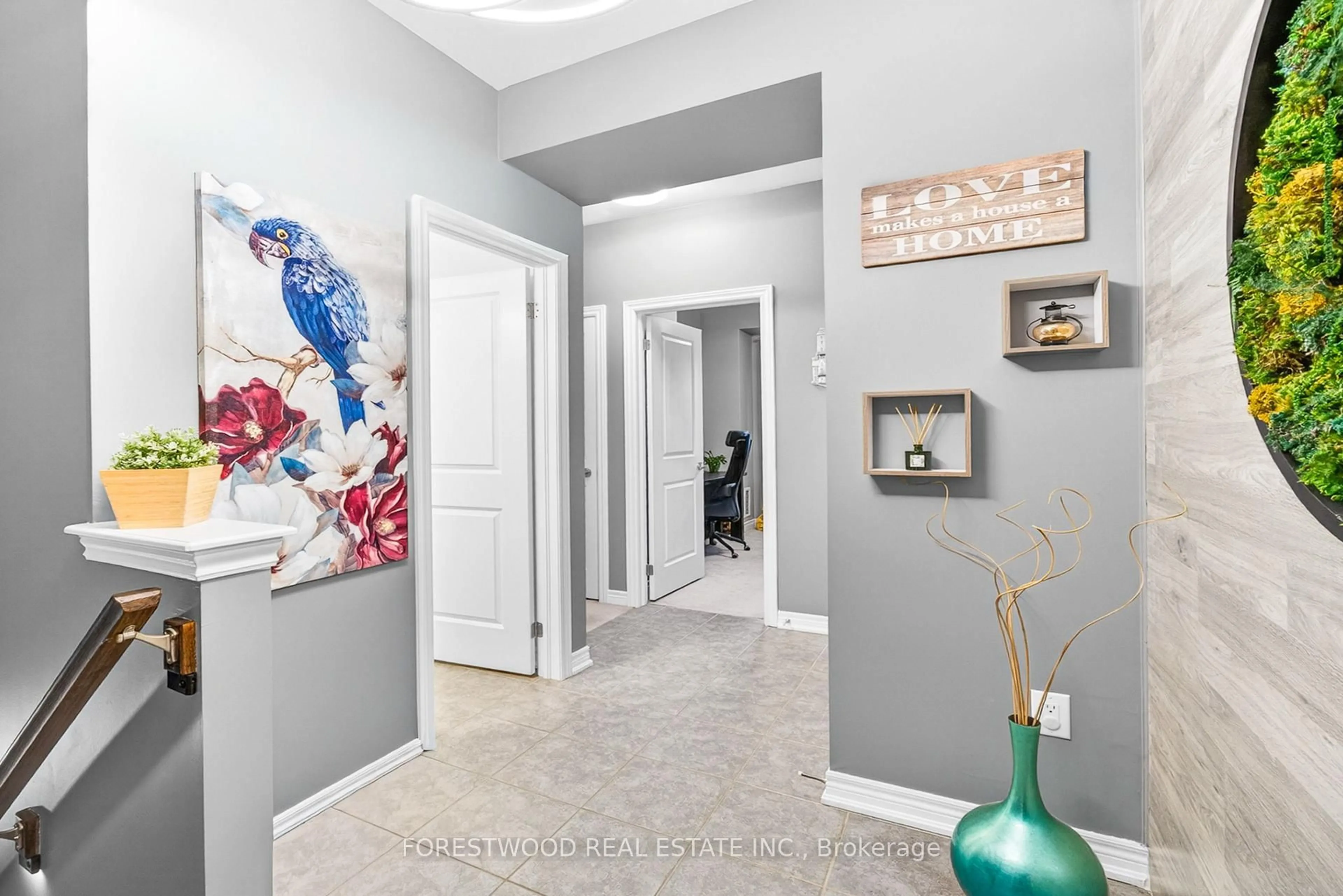 Indoor entryway for 2338 Taunton Rd #212, Oakville Ontario L6H 0L3