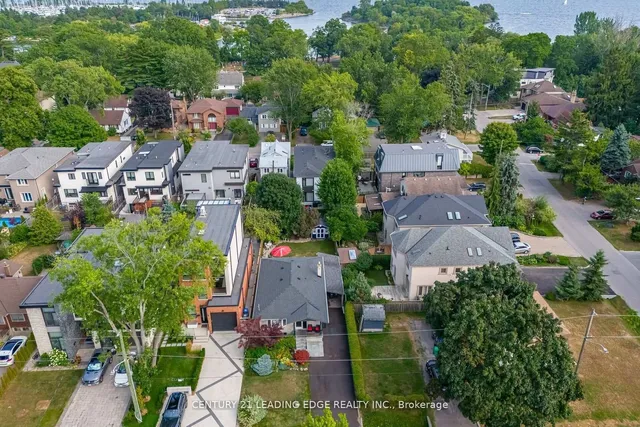 586 Curzon Ave, Mississauga 2