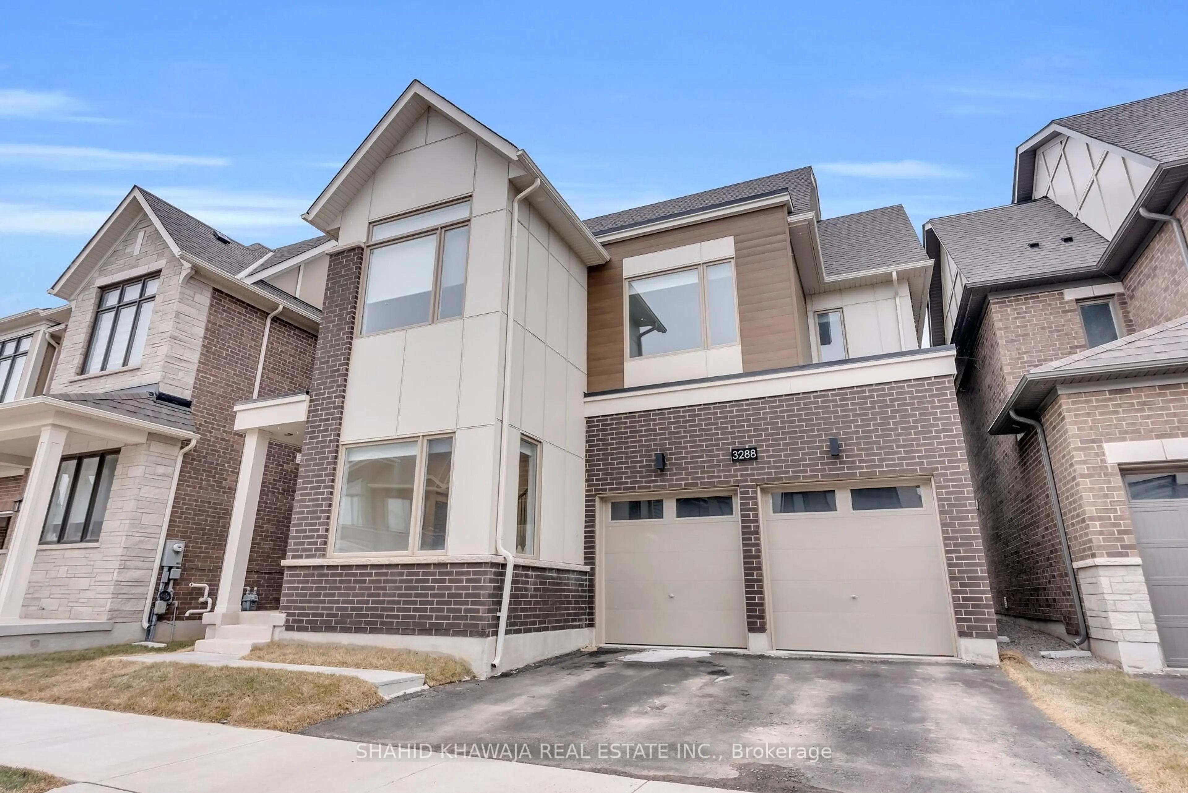 Home with brick exterior material, street for 3288 Mariner Pass, Oakville Ontario L6M 4K1