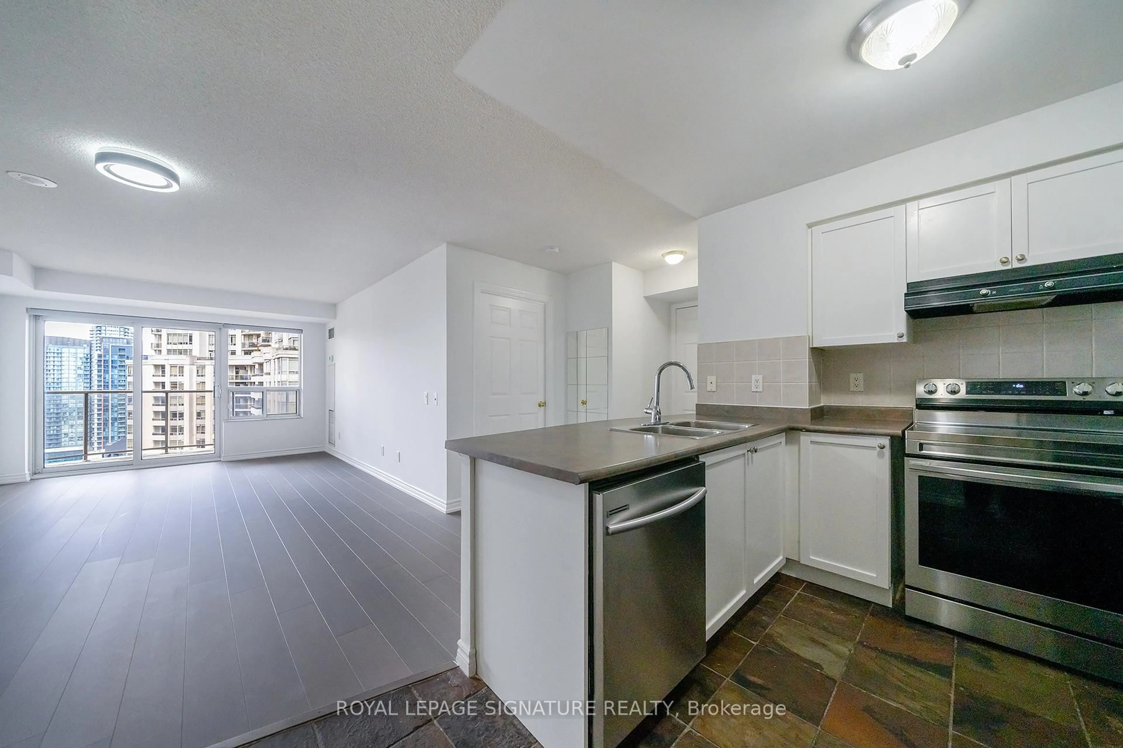 Standard kitchen, unknown for 25 Kingsbridge Garden Circ #2321, Mississauga Ontario L5R 4B1