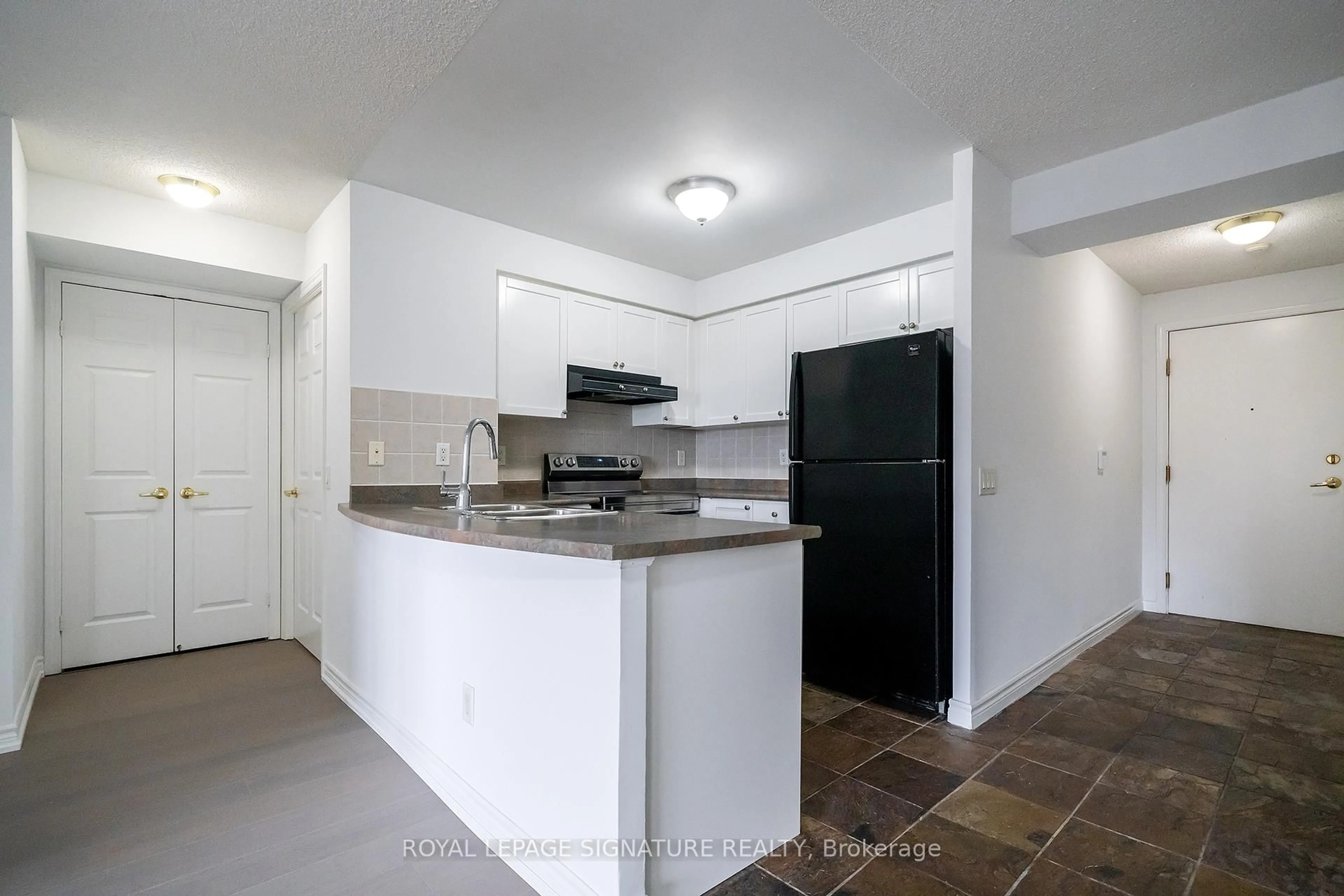 Standard kitchen, unknown for 25 Kingsbridge Garden Circ #2321, Mississauga Ontario L5R 4B1