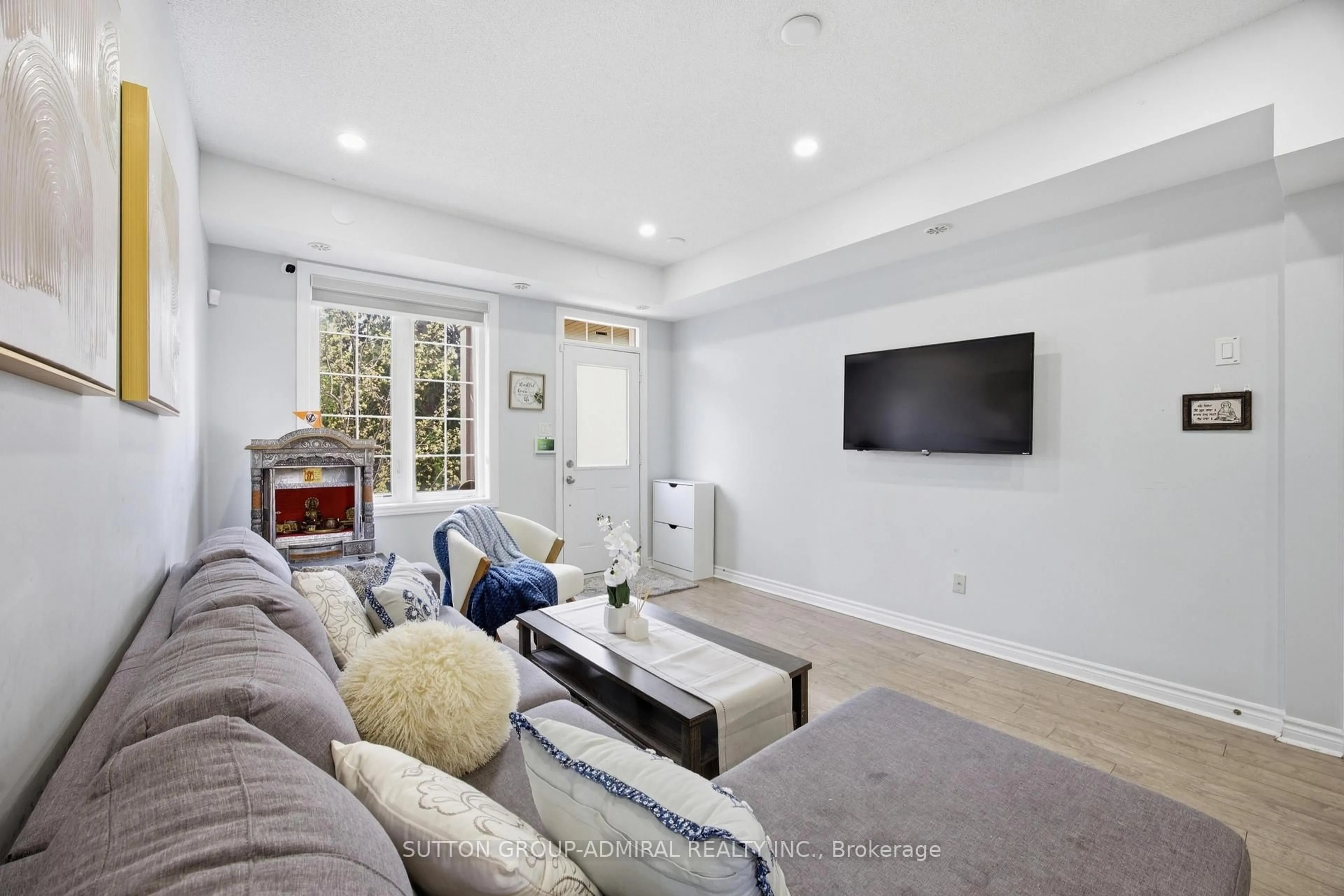 Living room with furniture, unknown for 180 Howden Blvd #56, Brampton Ontario L6S 0E6