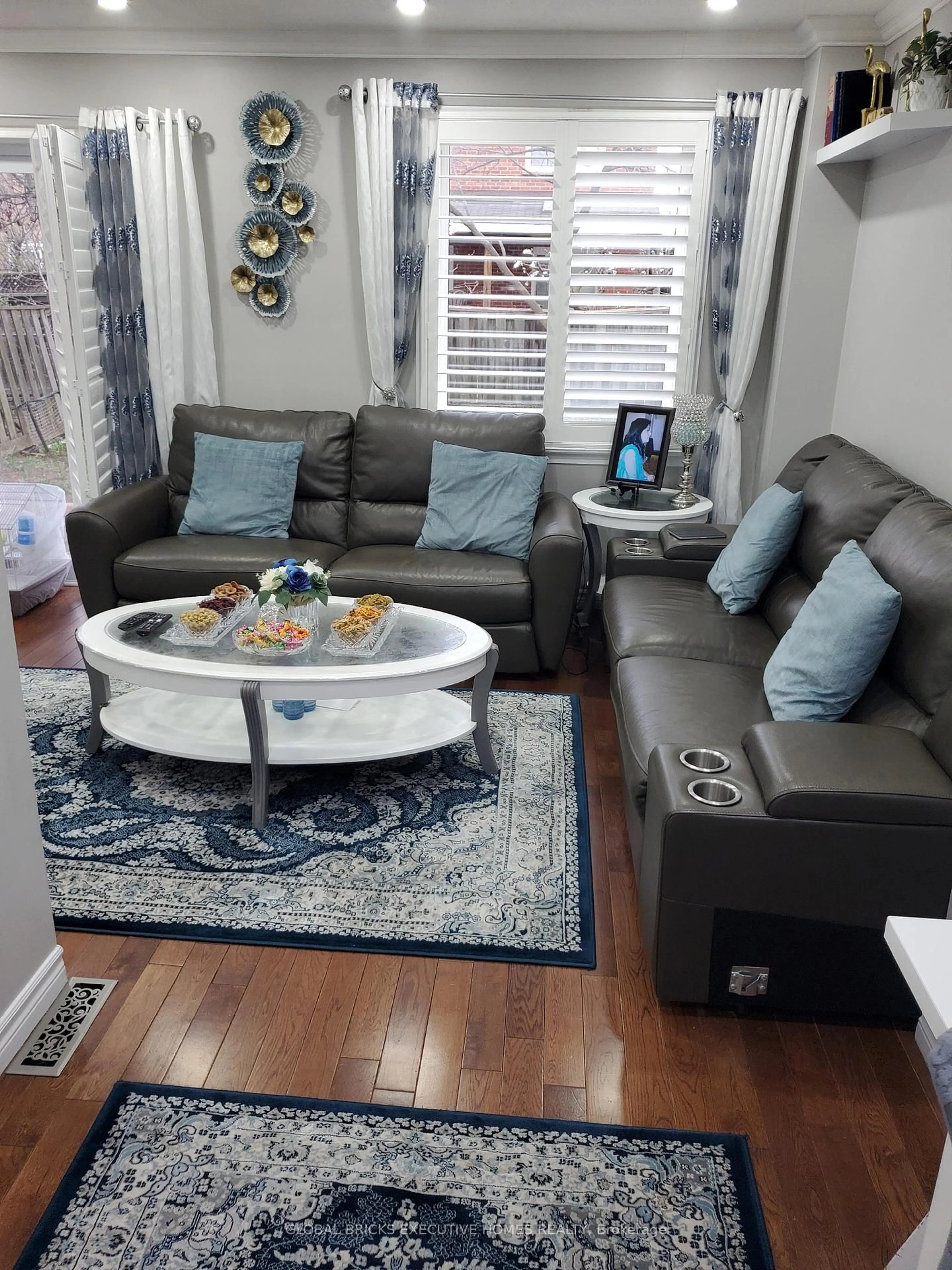 Living room with furniture, unknown for 18 Deerpark Cres, Brampton Ontario L6X 2T7