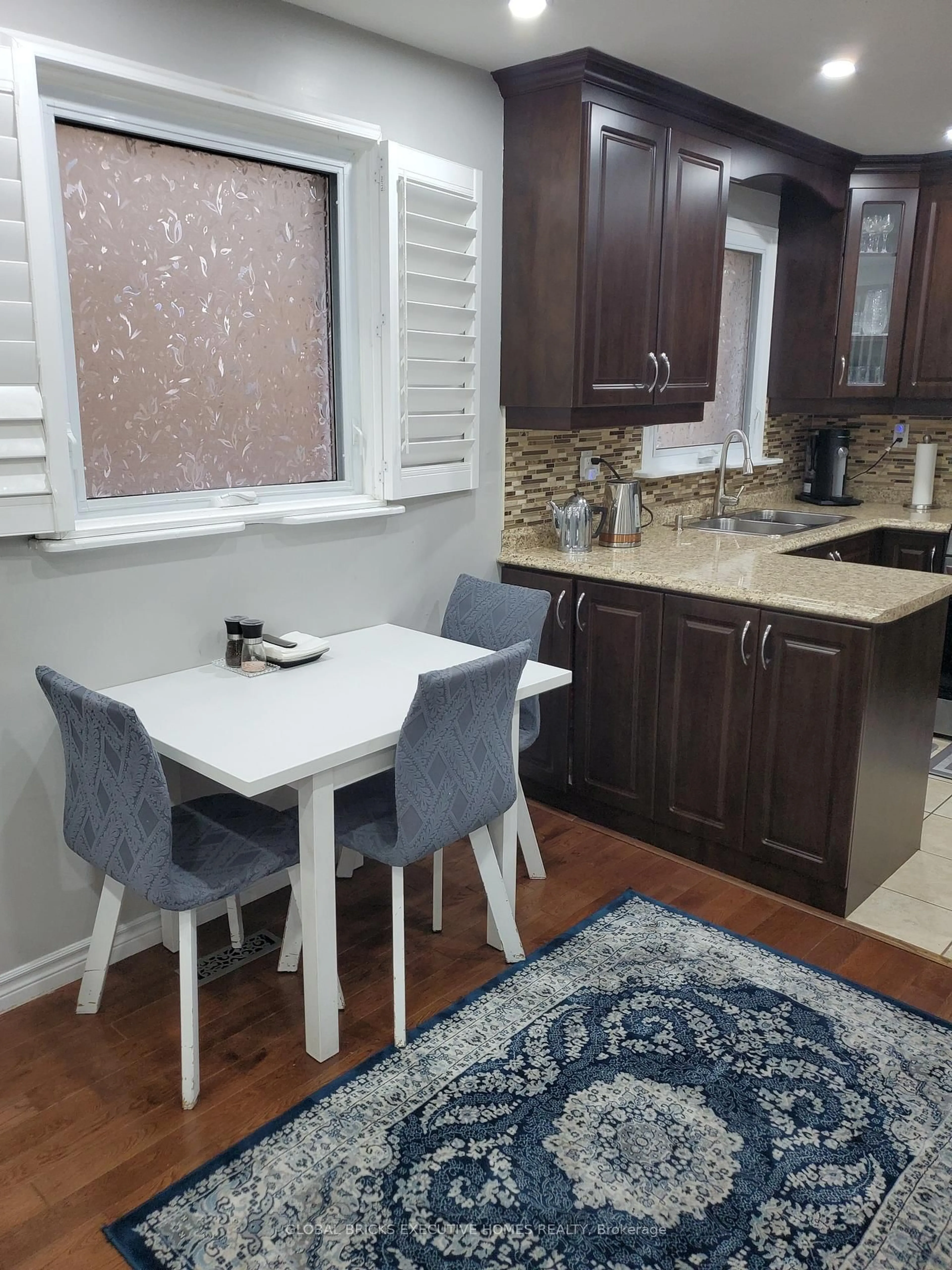 Unknown for 18 Deerpark Cres, Brampton Ontario L6X 2T7
