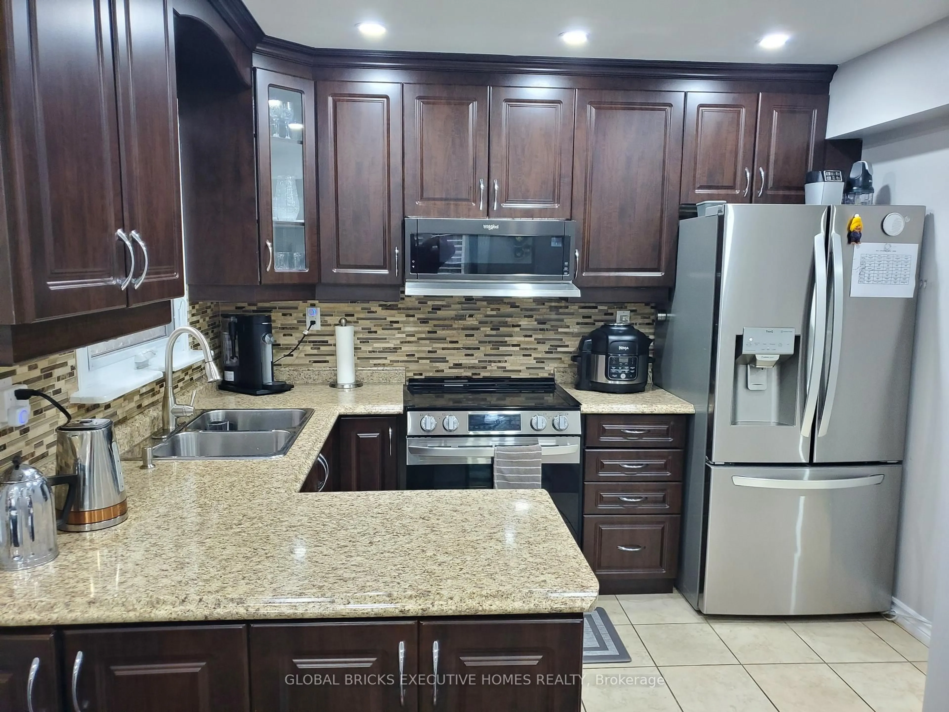 Unknown for 18 Deerpark Cres, Brampton Ontario L6X 2T7