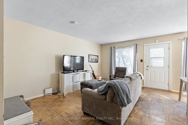 21 Four Winds Dr #11, Toronto 5