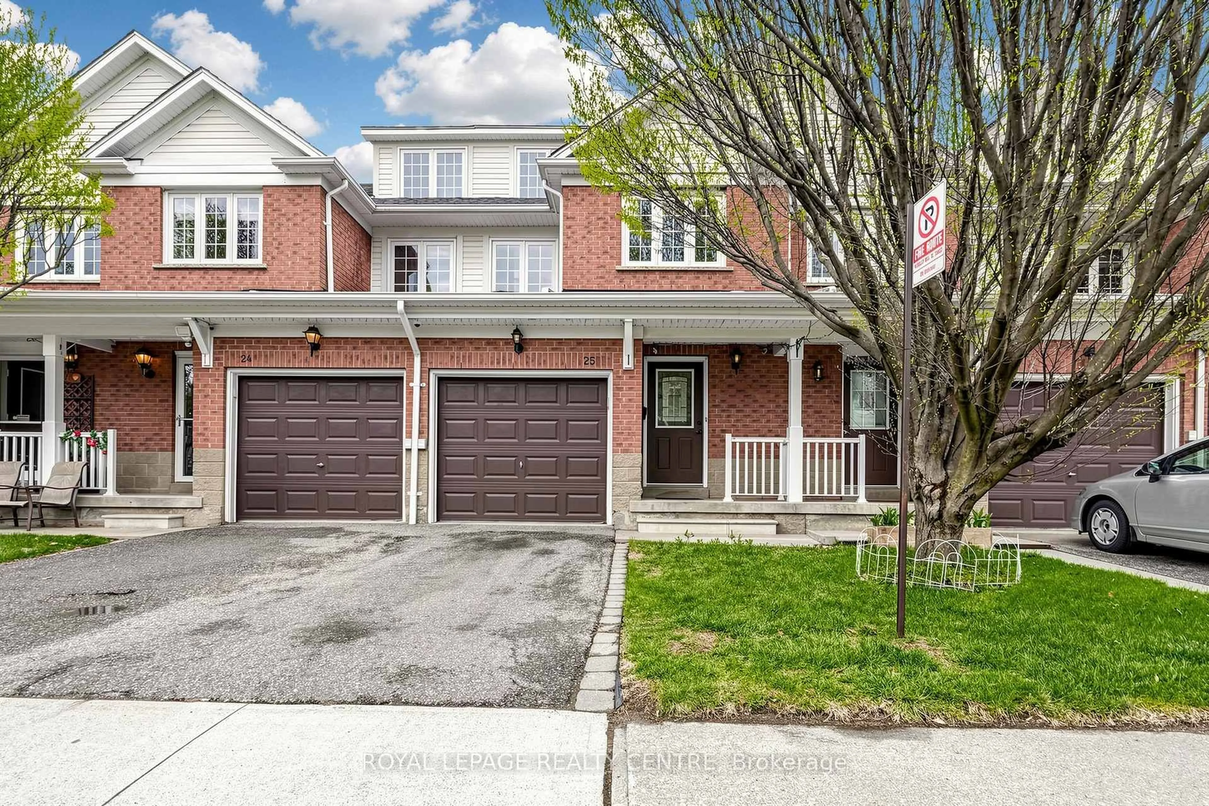 Home with brick exterior material, street for 6810 Meadowvale Town Centre Circ #25, Mississauga Ontario L5N 7T5