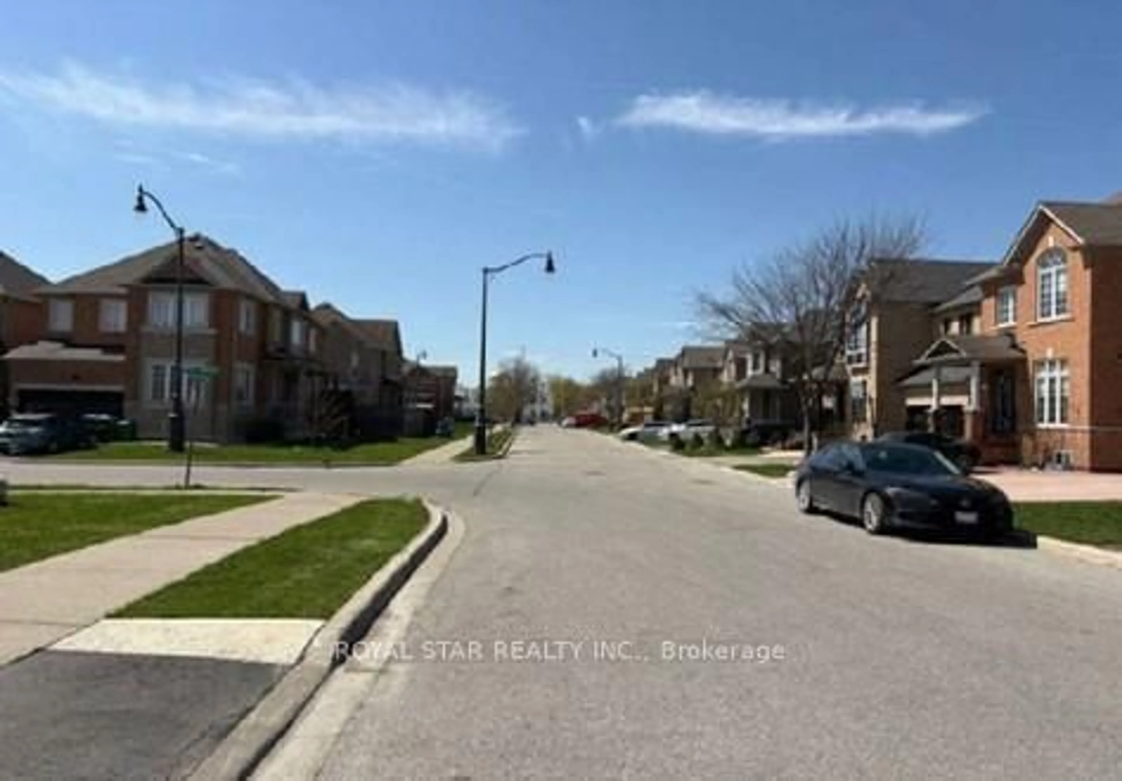 Blurry image for 65 Sleightholme Cres, Brampton Ontario L6P 3E7