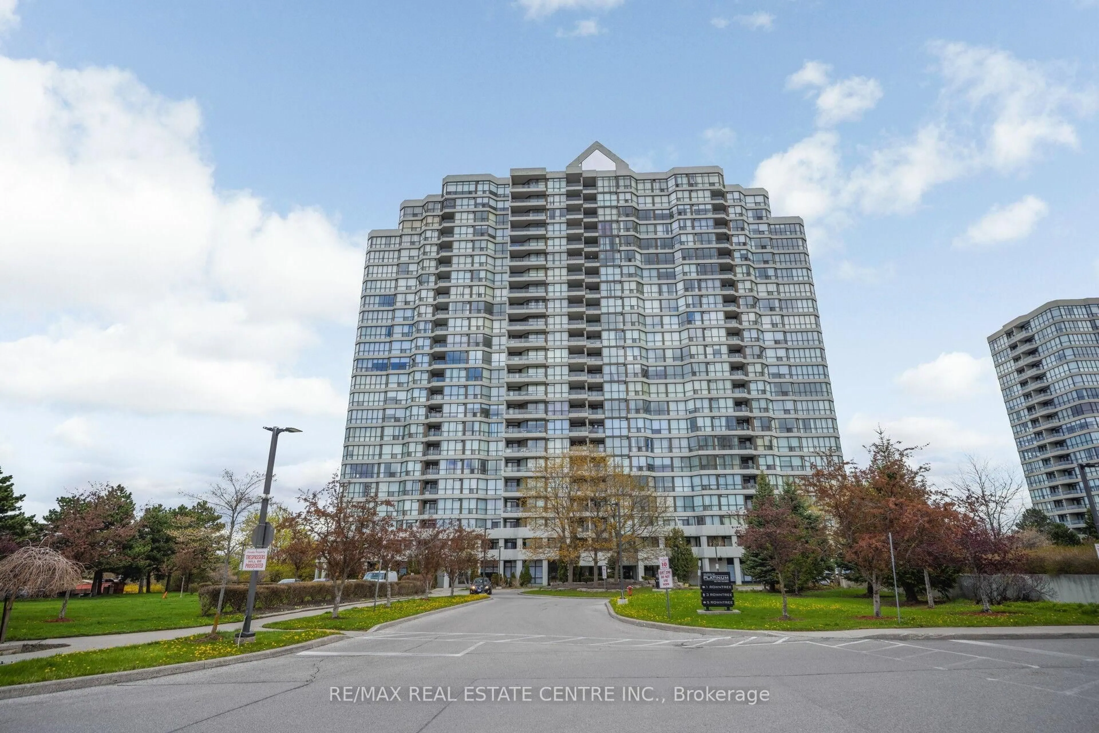 Unknown for 3 Rowntree Rd #607, Toronto Ontario M9V 5G8