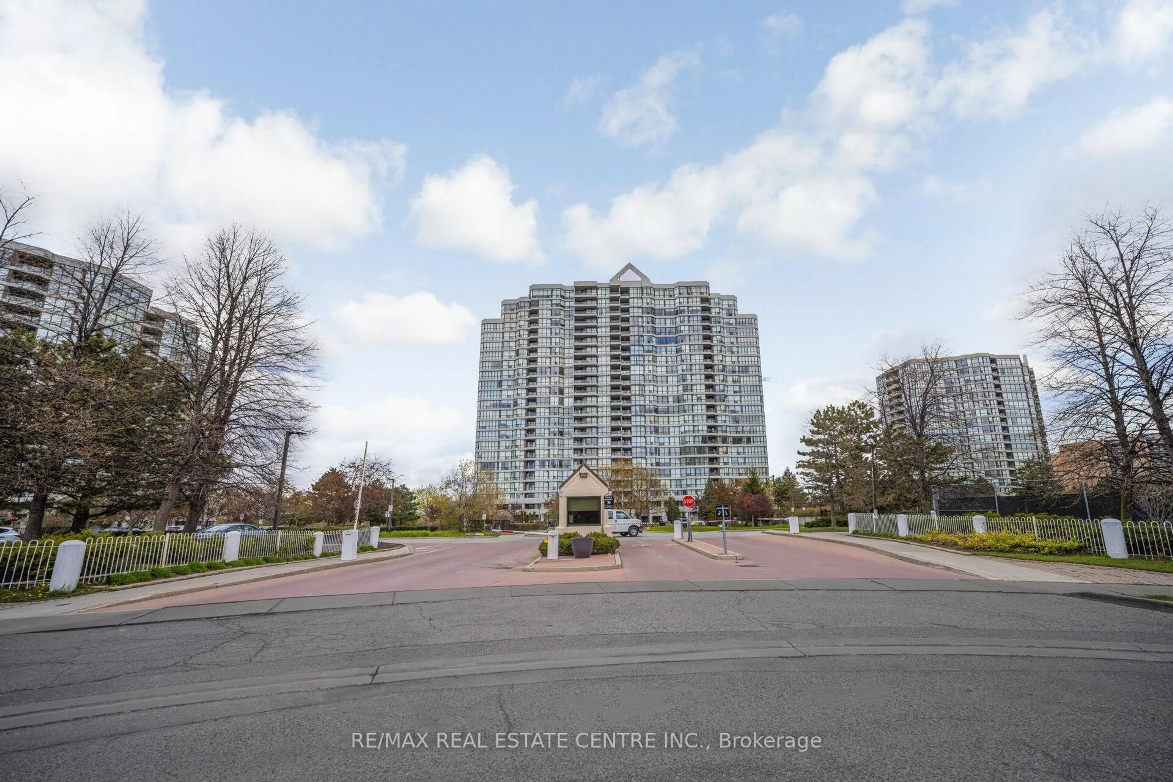 A pic from outside/outdoor area/front of a property/back of a property/a pic from drone, water/lake/river/ocean view for 3 Rowntree Rd #607, Toronto Ontario M9V 5G8