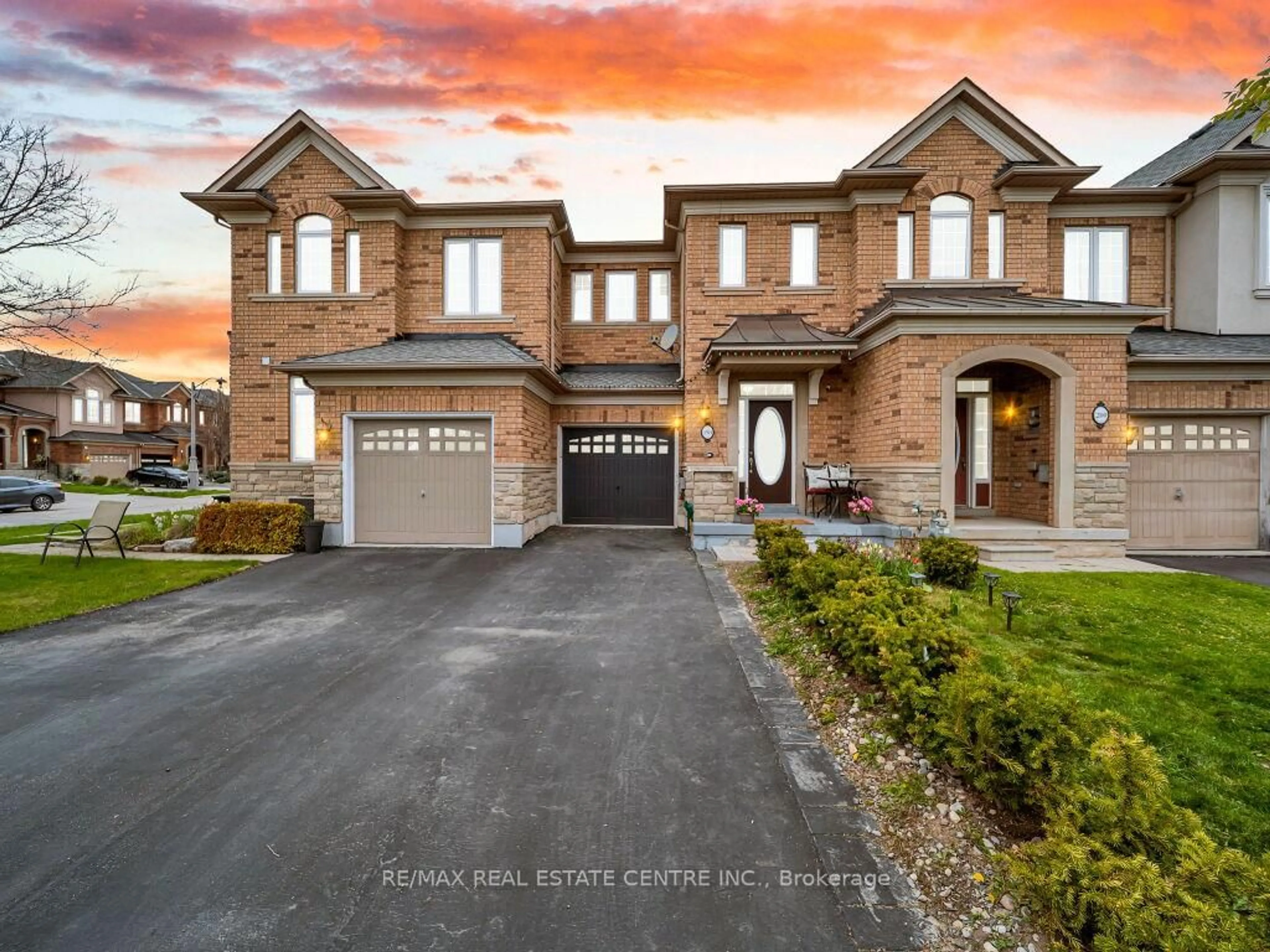 Home with brick exterior material, street for 198 Duskywing Way, Oakville Ontario L6L 6X4
