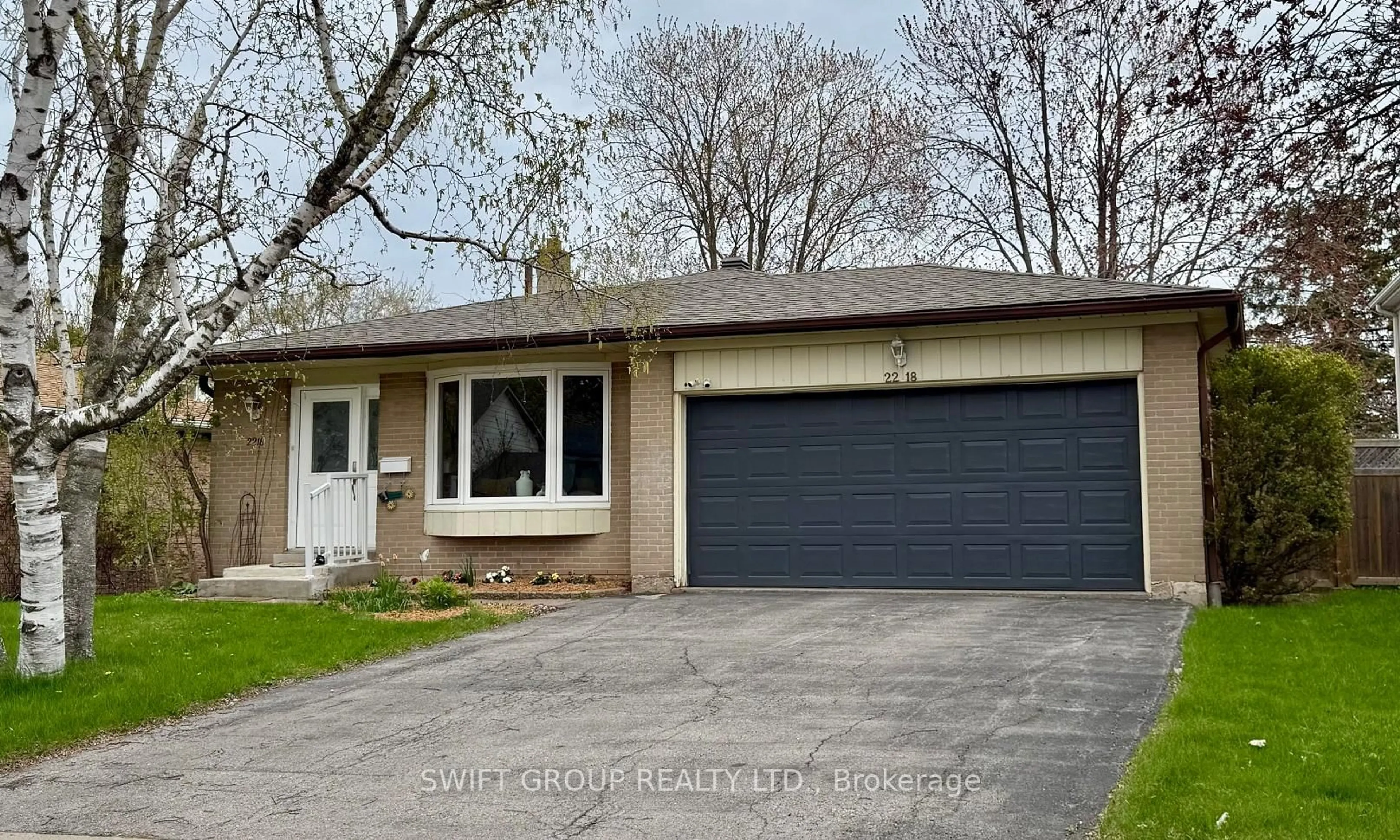 Home with vinyl exterior material, street for 2218 Buttonbush Cres, Mississauga Ontario L5L 1C5