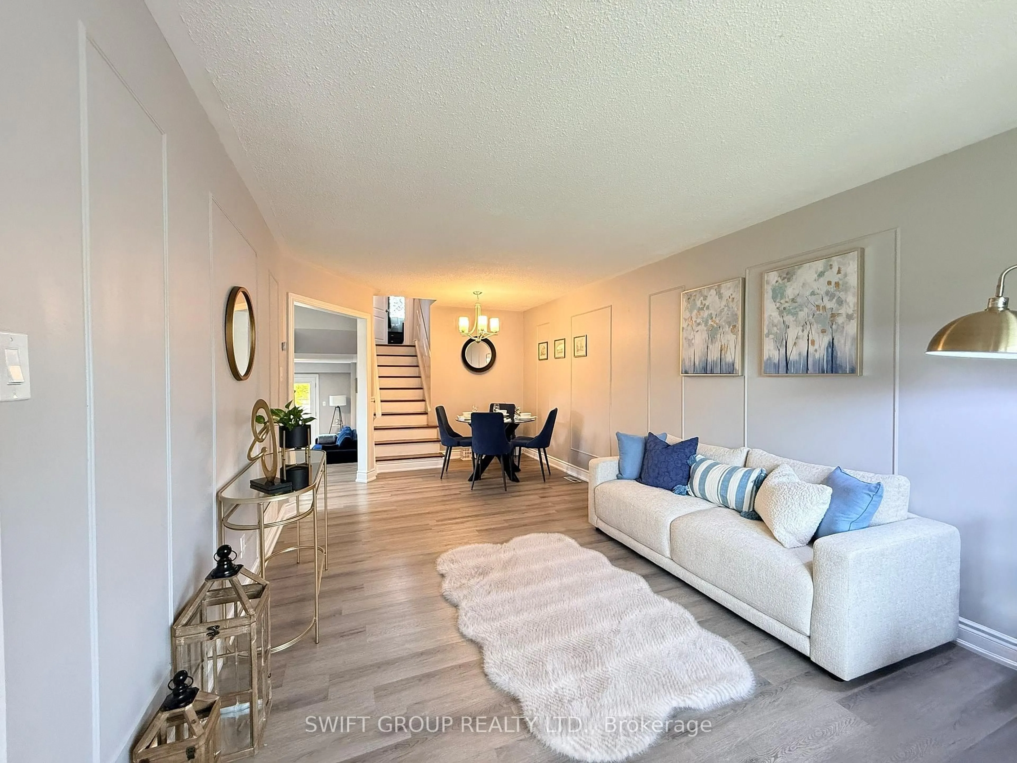 Living room with furniture, unknown for 2218 Buttonbush Cres, Mississauga Ontario L5L 1C5