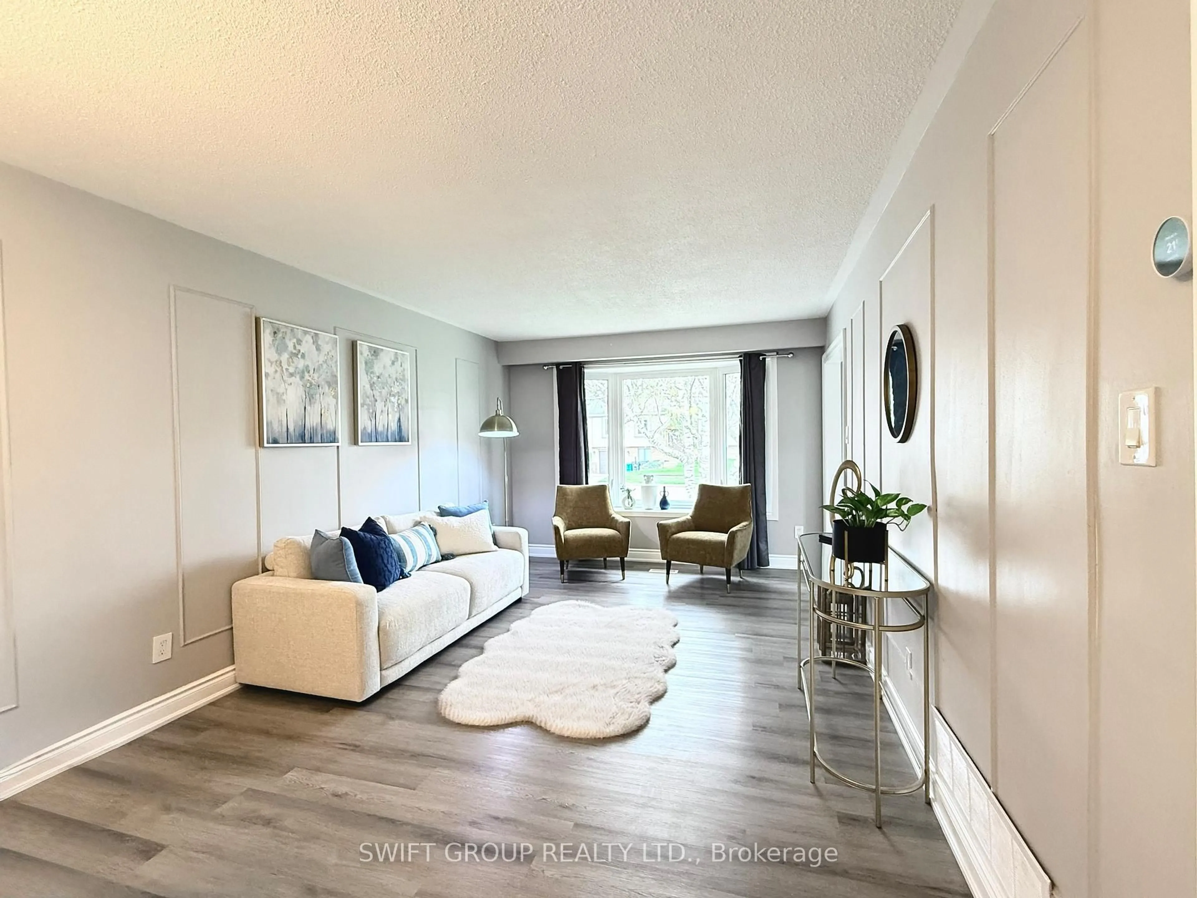 Living room with furniture, unknown for 2218 Buttonbush Cres, Mississauga Ontario L5L 1C5