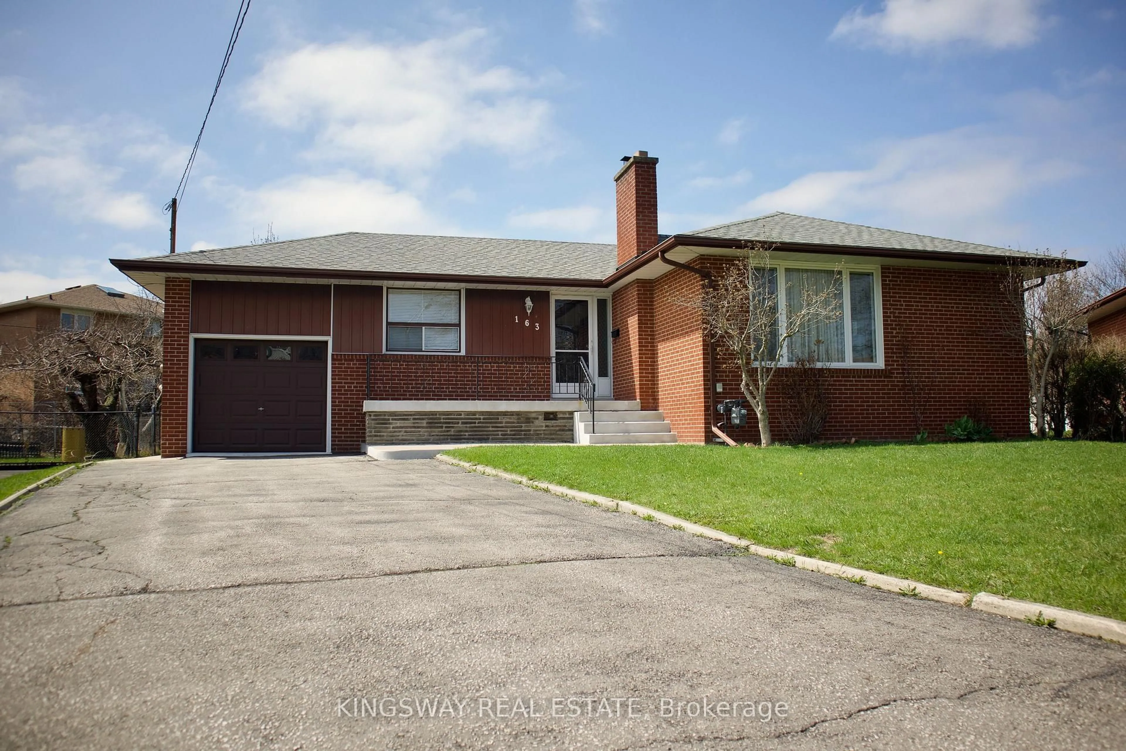 Home with brick exterior material, street for 163 Floradale Dr, Mississauga Ontario L5B 1G2