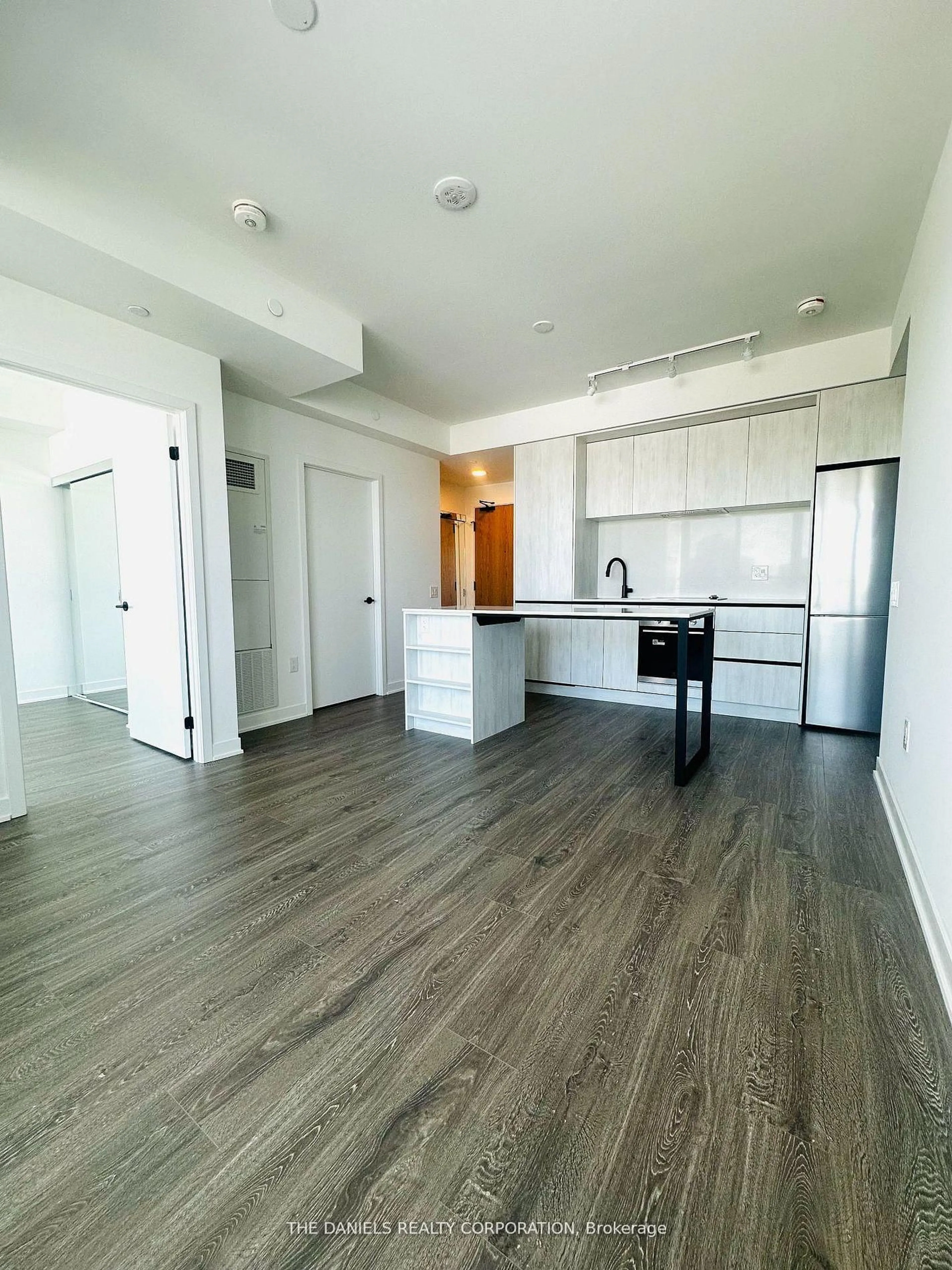 A pic of a room for 2495 Eglinton Ave #909, Mississauga Ontario L5M 2T2