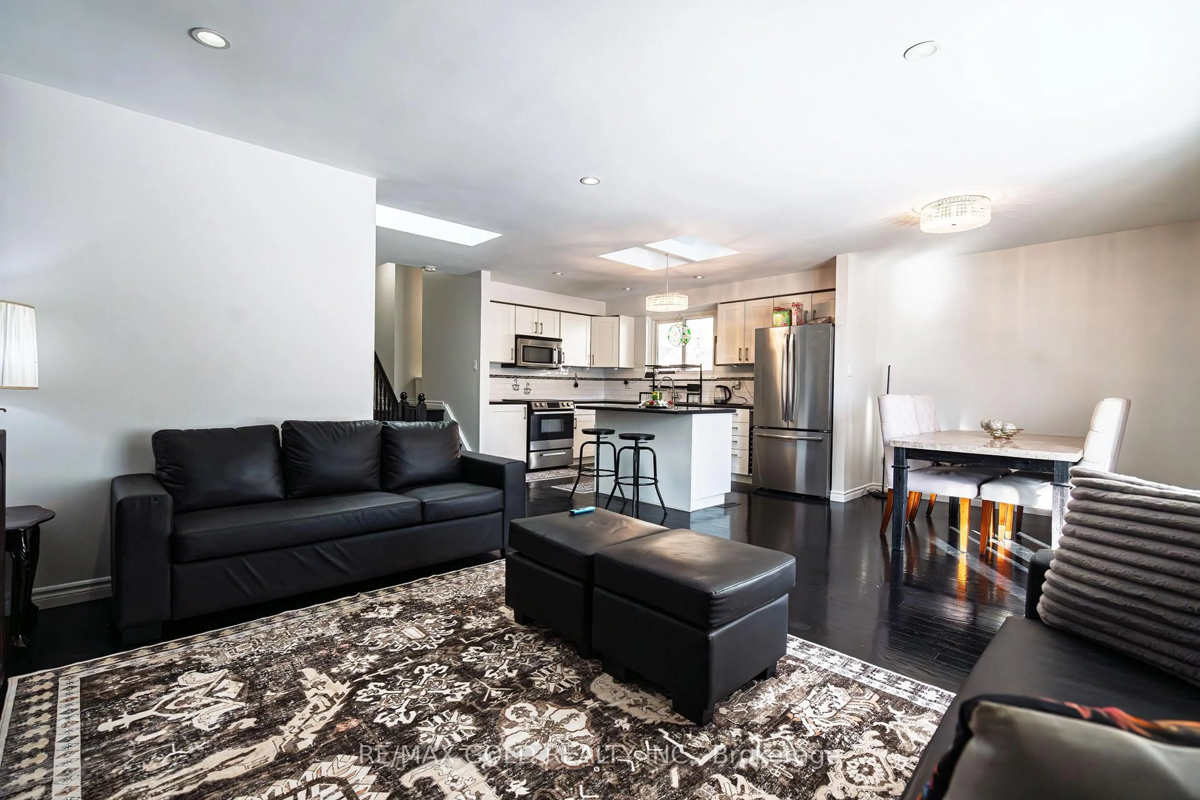 Unknown for 46 Elgin Dr, Brampton Ontario L6Y 1A8