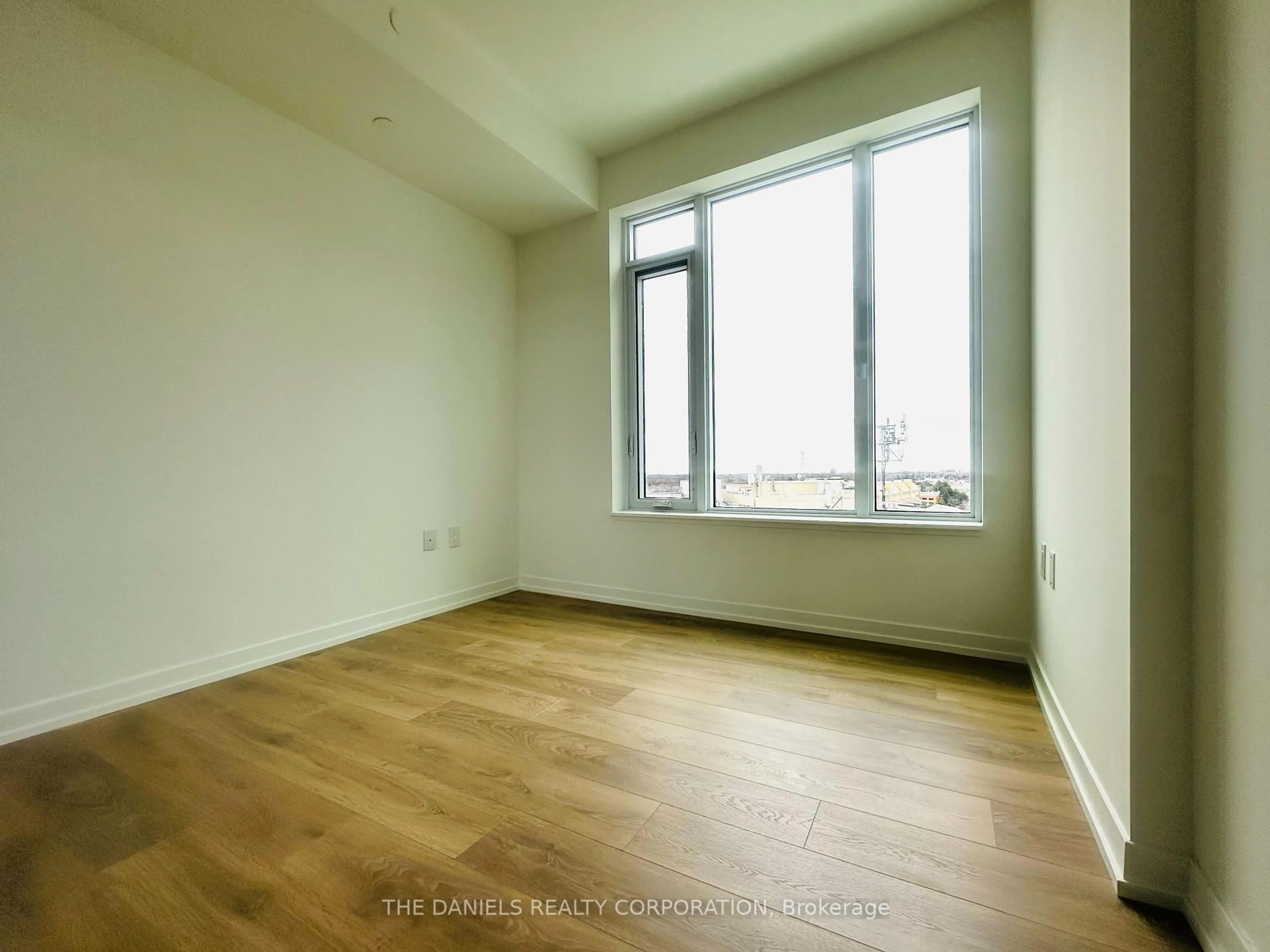 A pic of a room for 2495 Eglinton Ave #615, Mississauga Ontario L5M 2T2