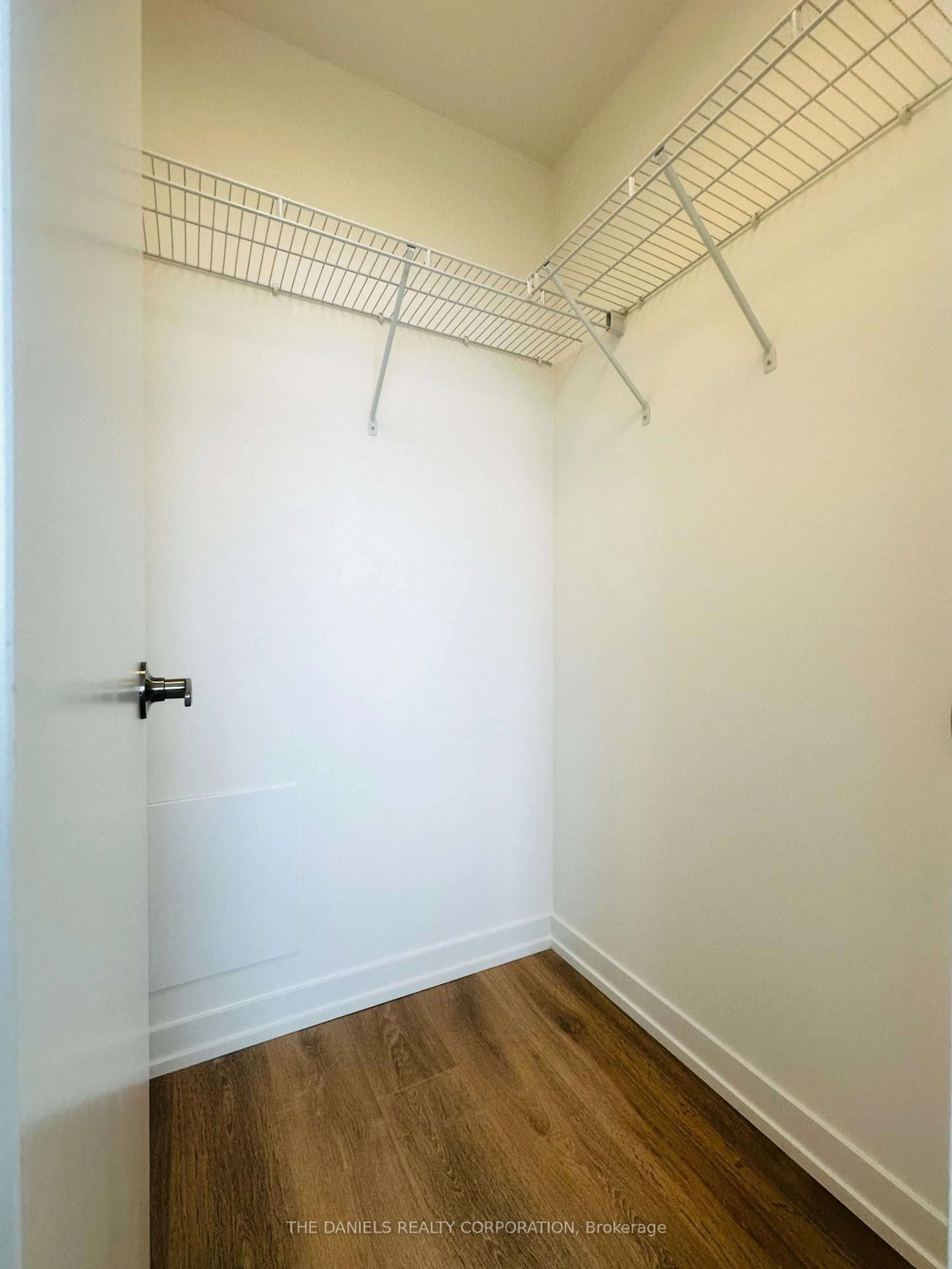 A pic of a room for 2495 Eglinton Ave #615, Mississauga Ontario L5M 2T2