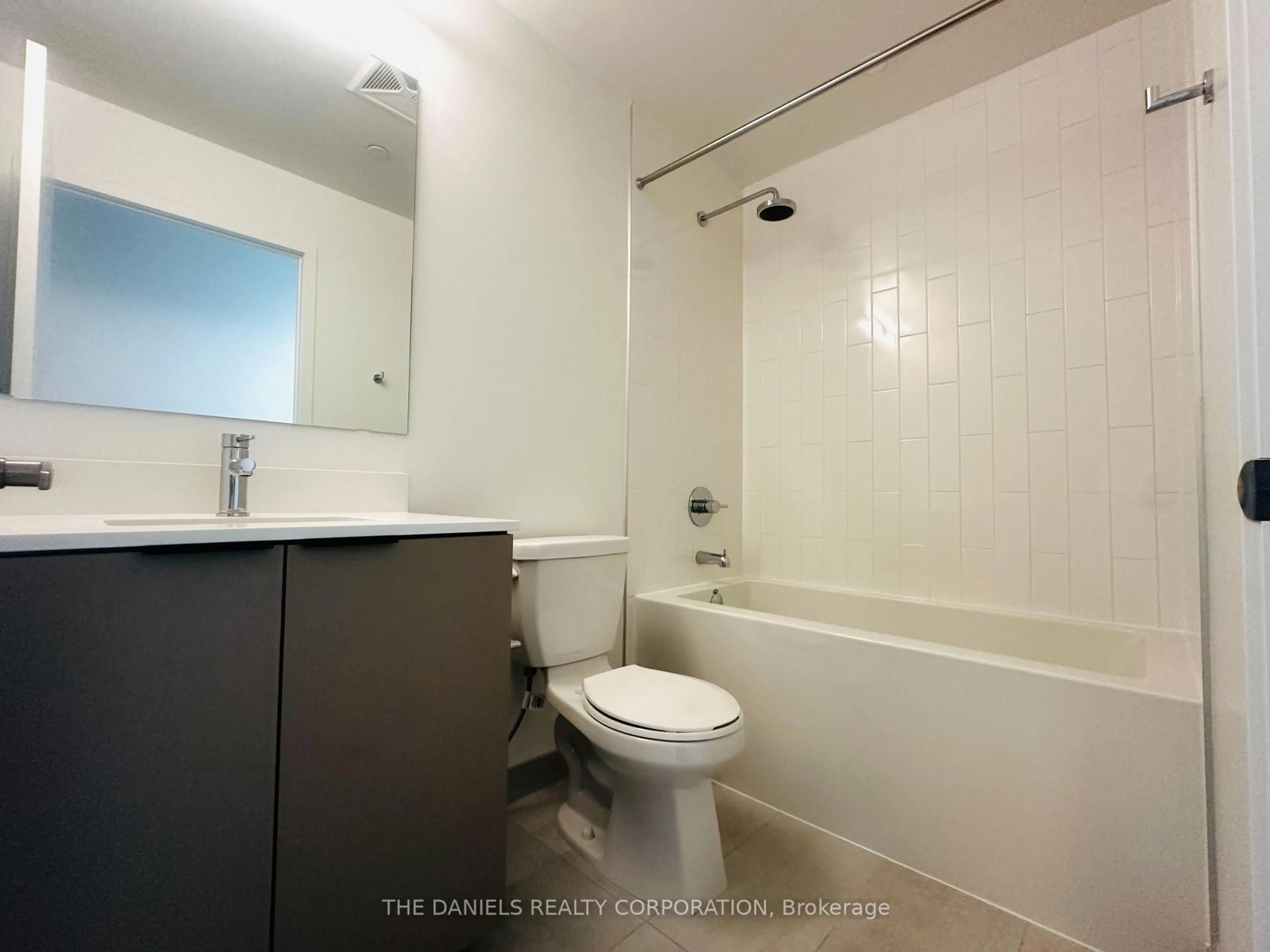 Standard bathroom, floor is not visible for 2495 Eglinton Ave #615, Mississauga Ontario L5M 2T2