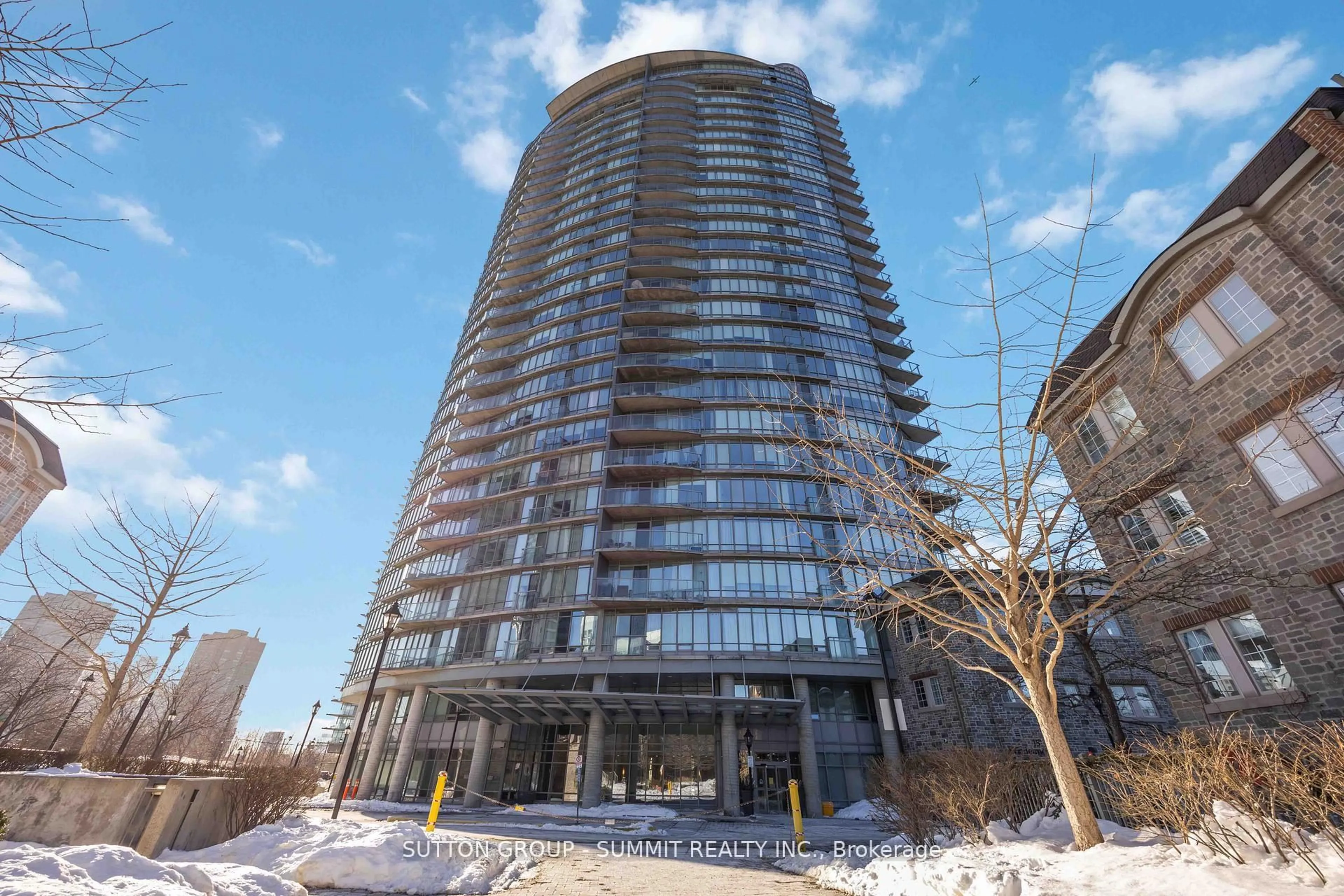 Indoor foyer for 15 Windermere Ave #PH01, Toronto Ontario M6S 5A2