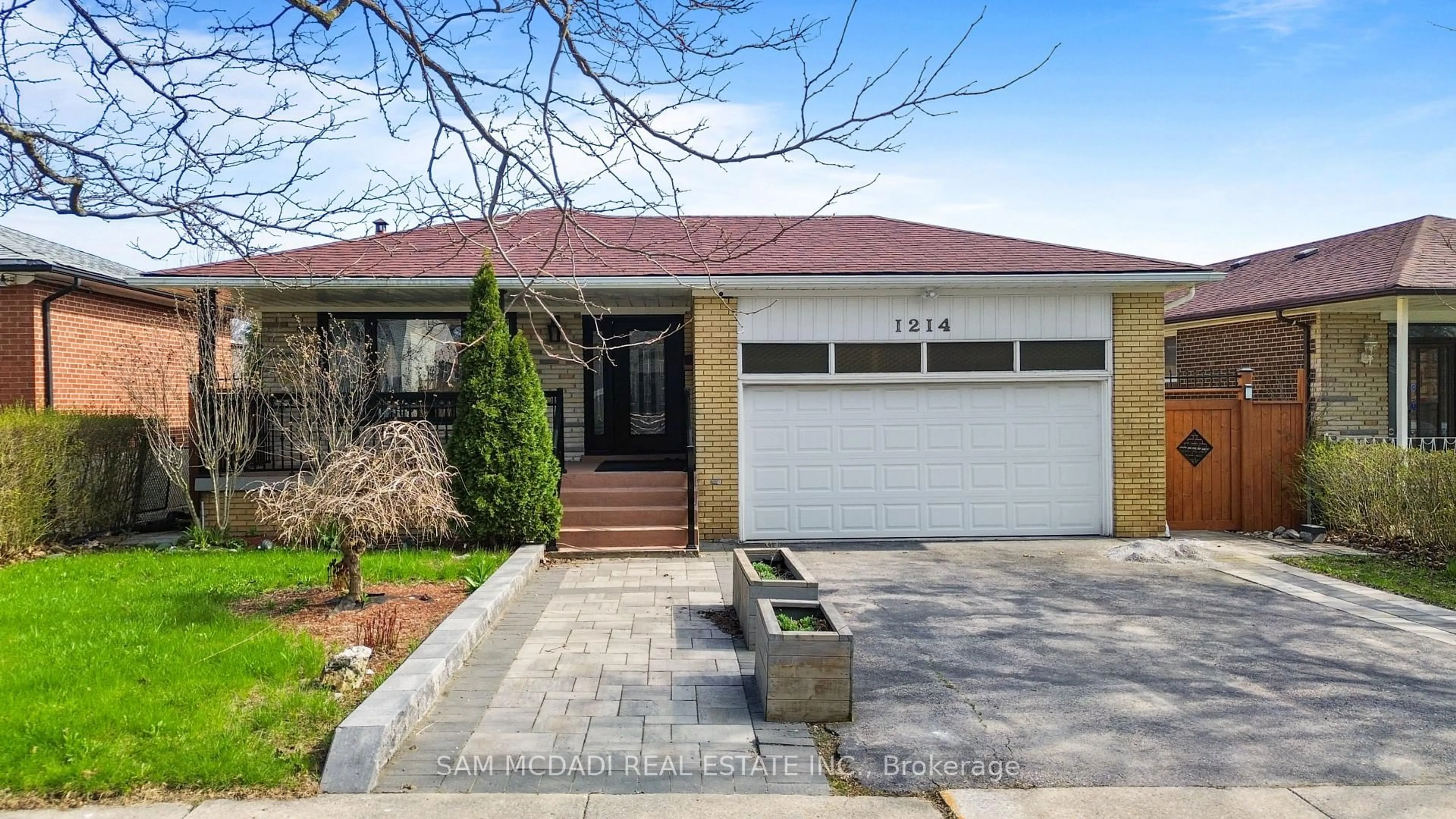 Home with brick exterior material, street for 1214 Conyers Cres, Mississauga Ontario L5C 1K1