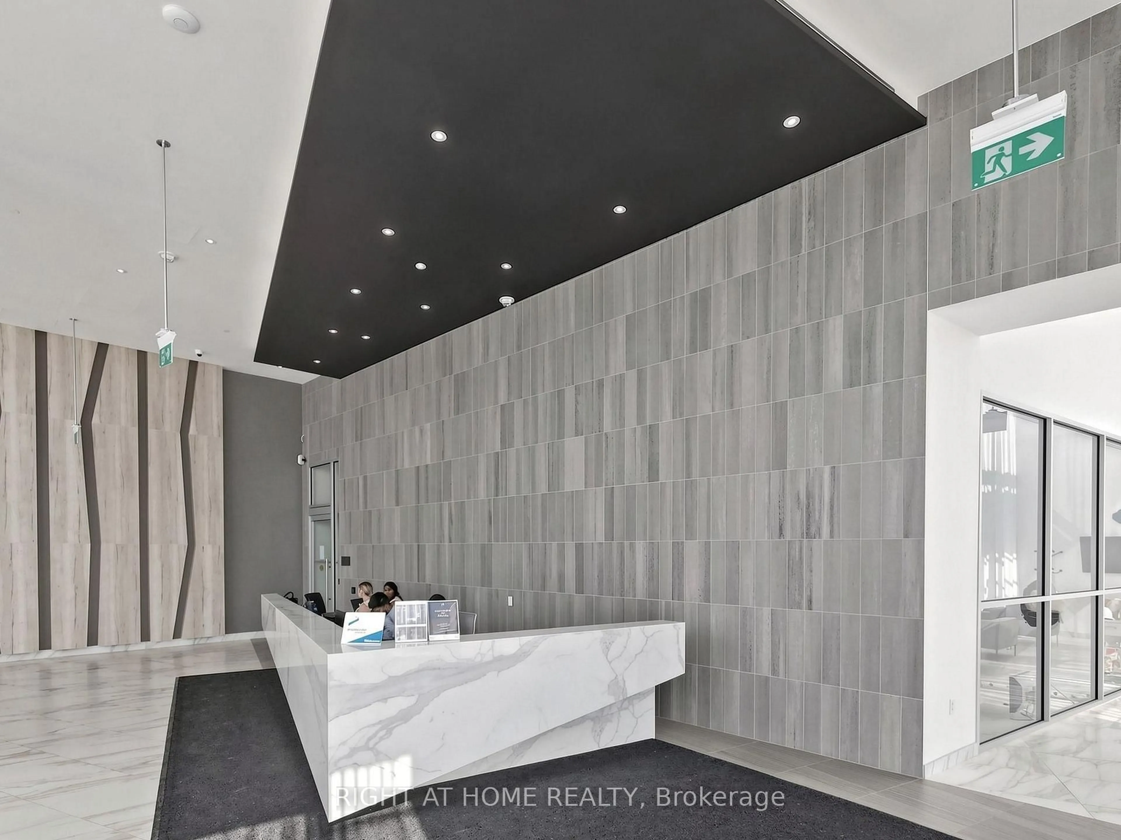 Contemporary bathroom, ceramic/tile floor for 3883 Quartz Rd #3412, Mississauga Ontario L5B 0M4