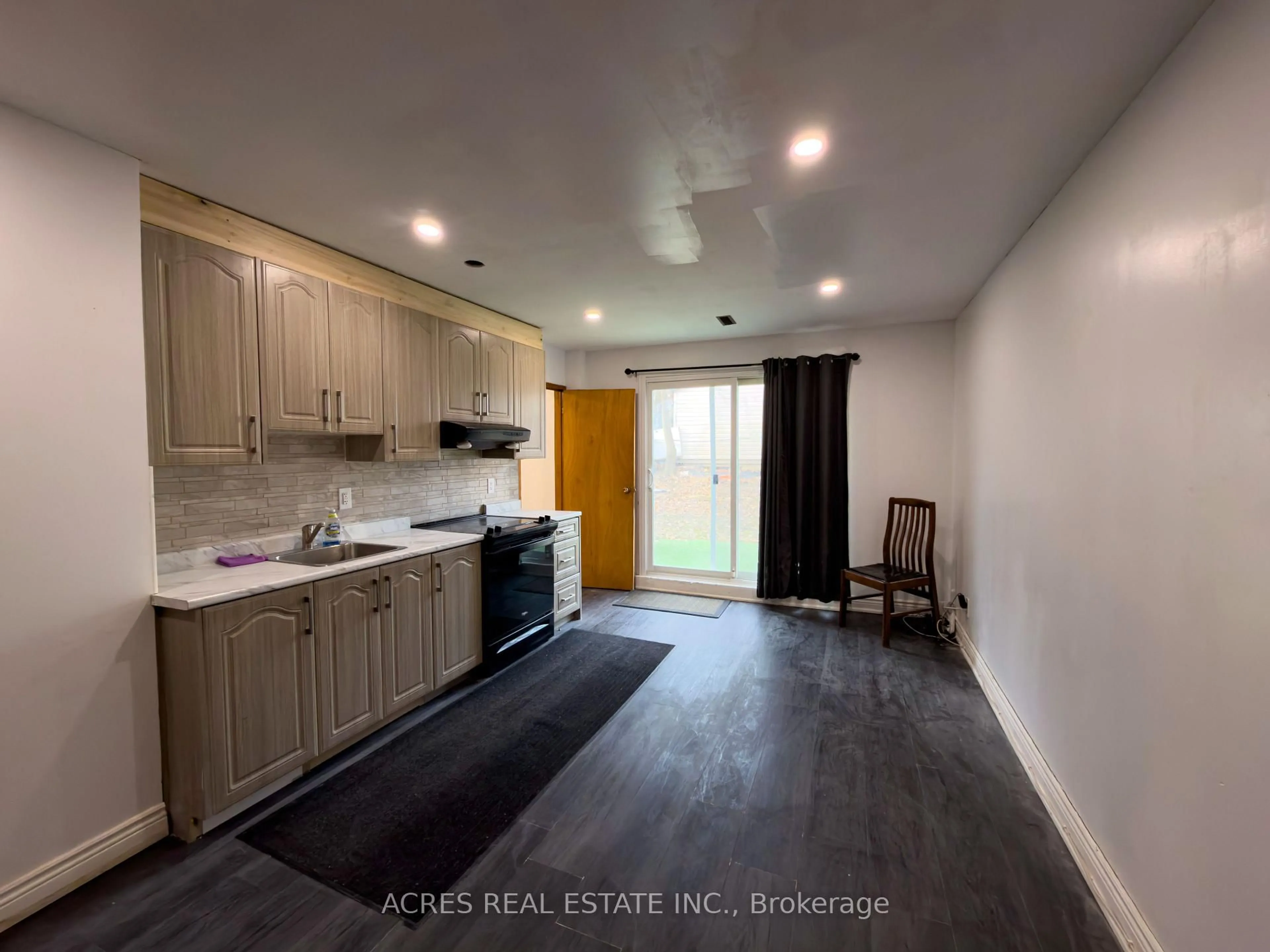 A pic of a room for 20 Gladeside Pl, Brampton Ontario L6S 1X3
