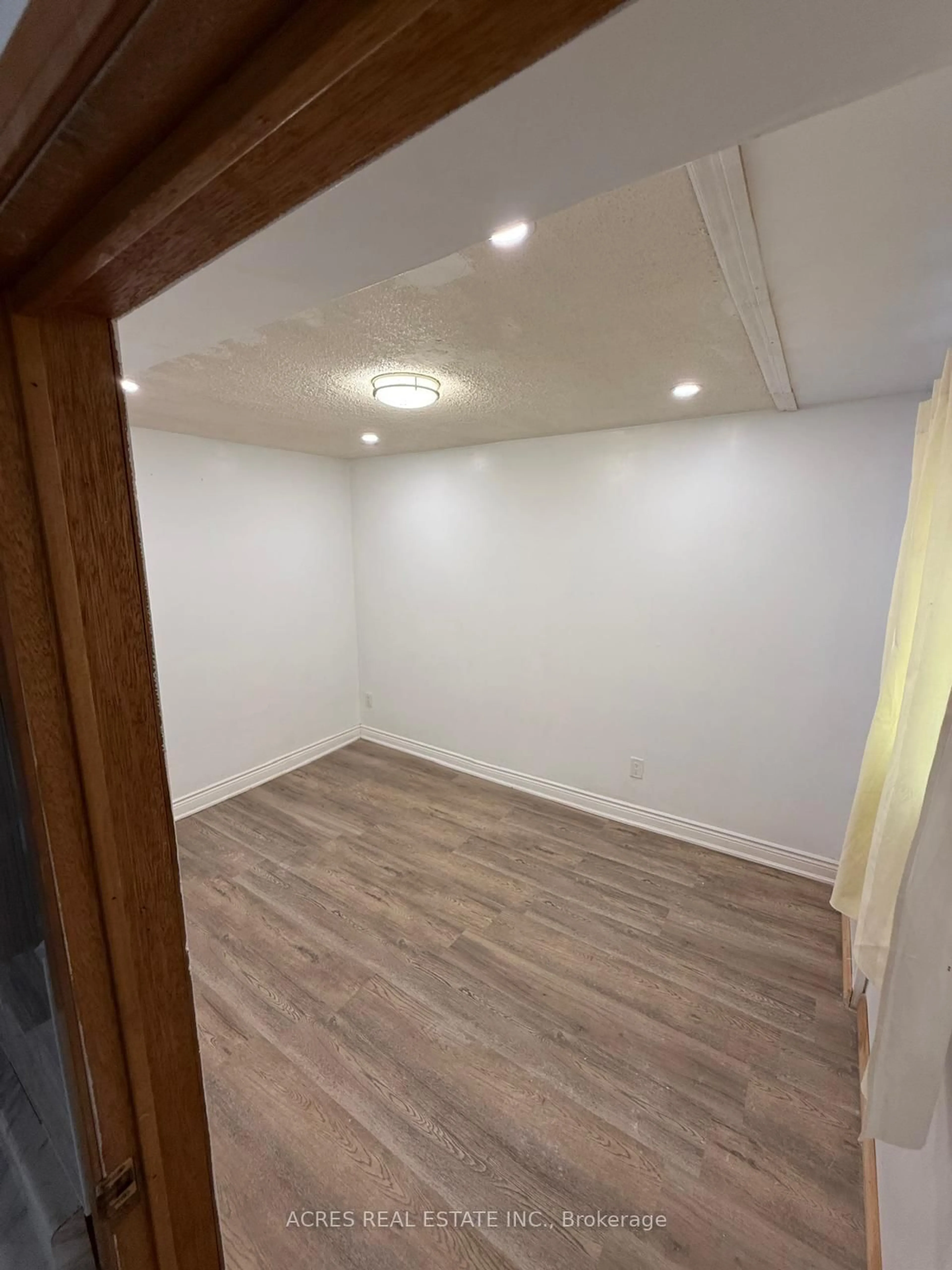 A pic of a room for 20 Gladeside Pl, Brampton Ontario L6S 1X3