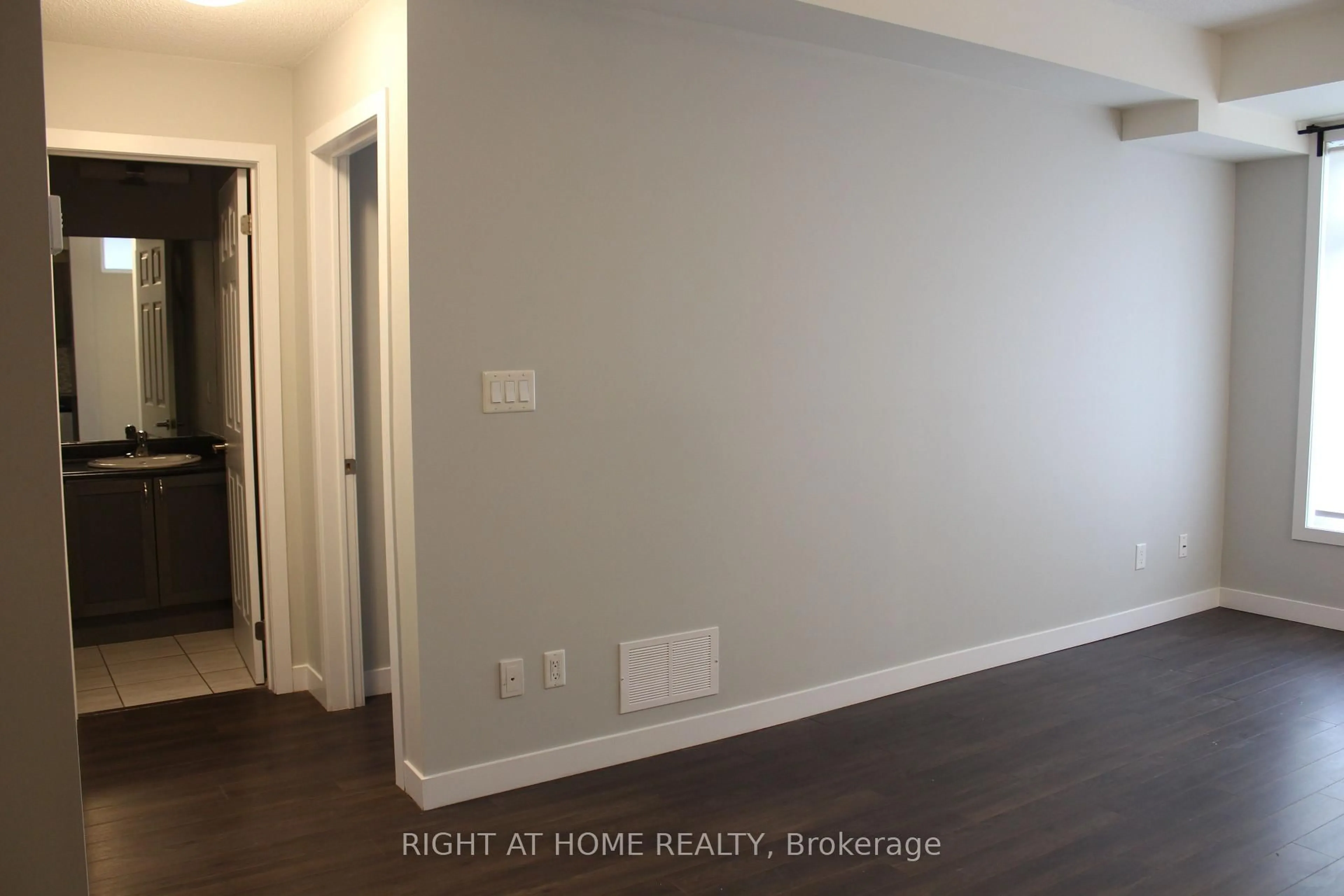 A pic of a room for 6 Bicknell Ave #17, Toronto Ontario M6M 4G3