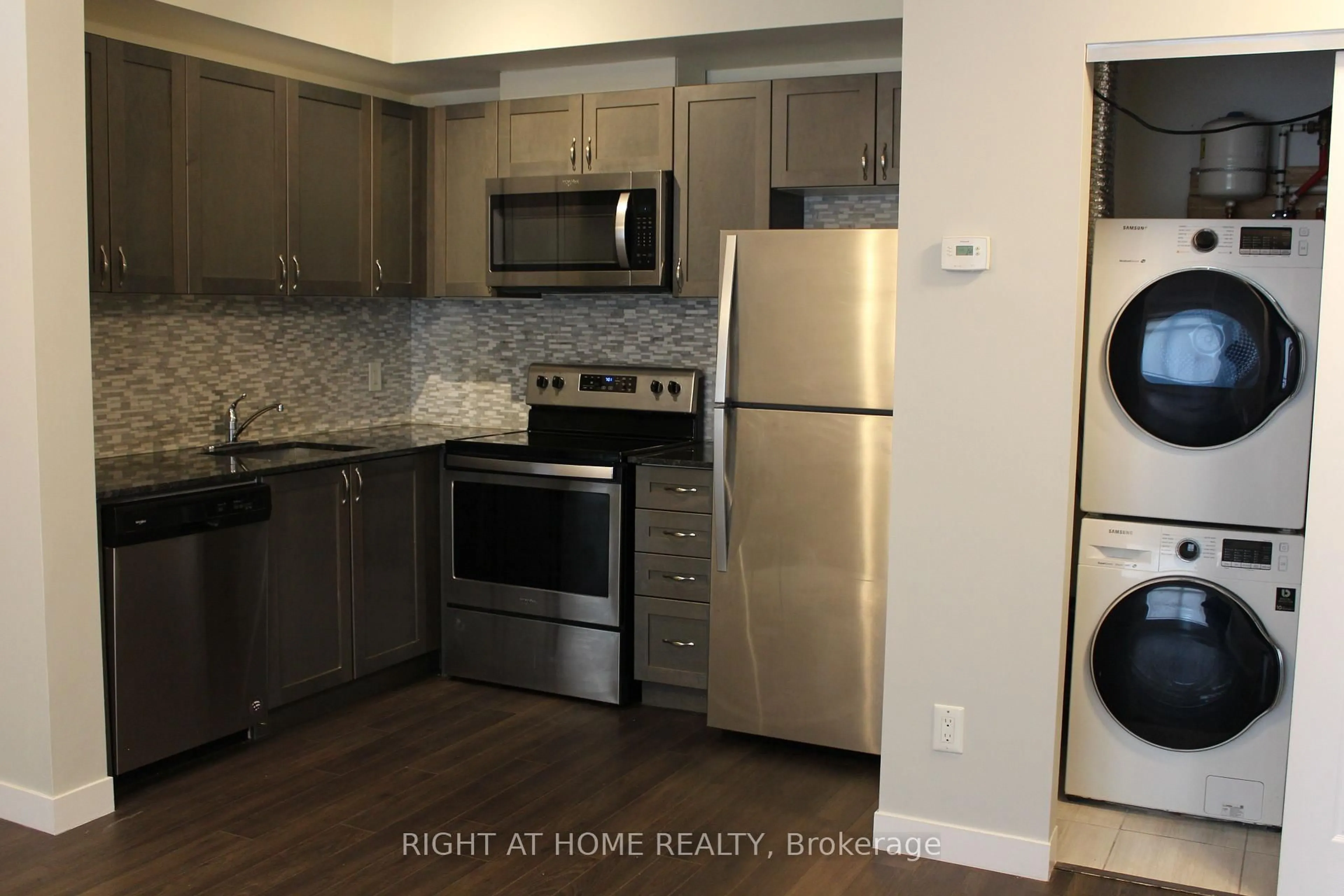 Standard kitchen, unknown for 6 Bicknell Ave #17, Toronto Ontario M6M 4G3