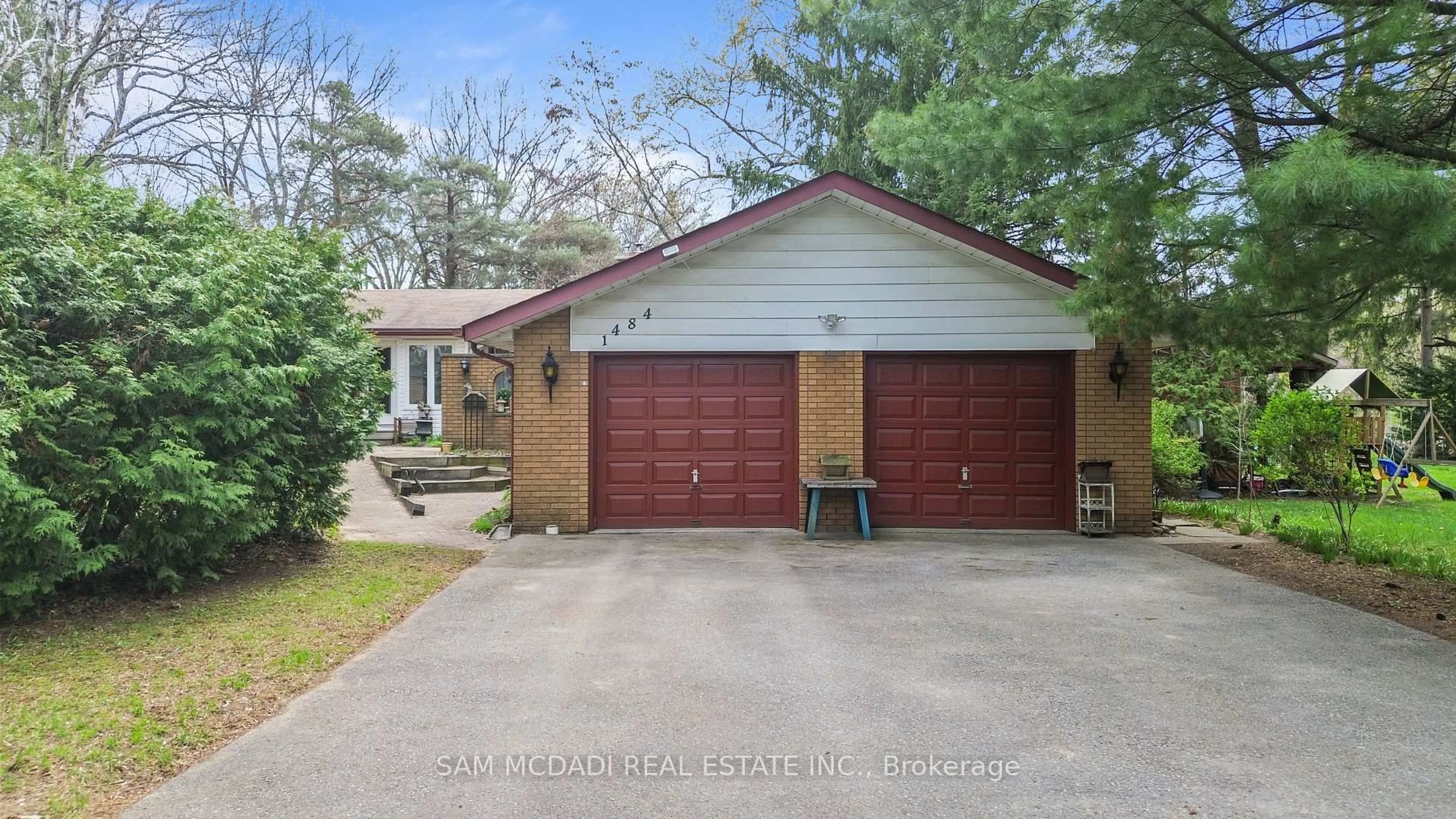 Home with brick exterior material, street for 1484 Indian Rd, Mississauga Ontario L5H 1S7