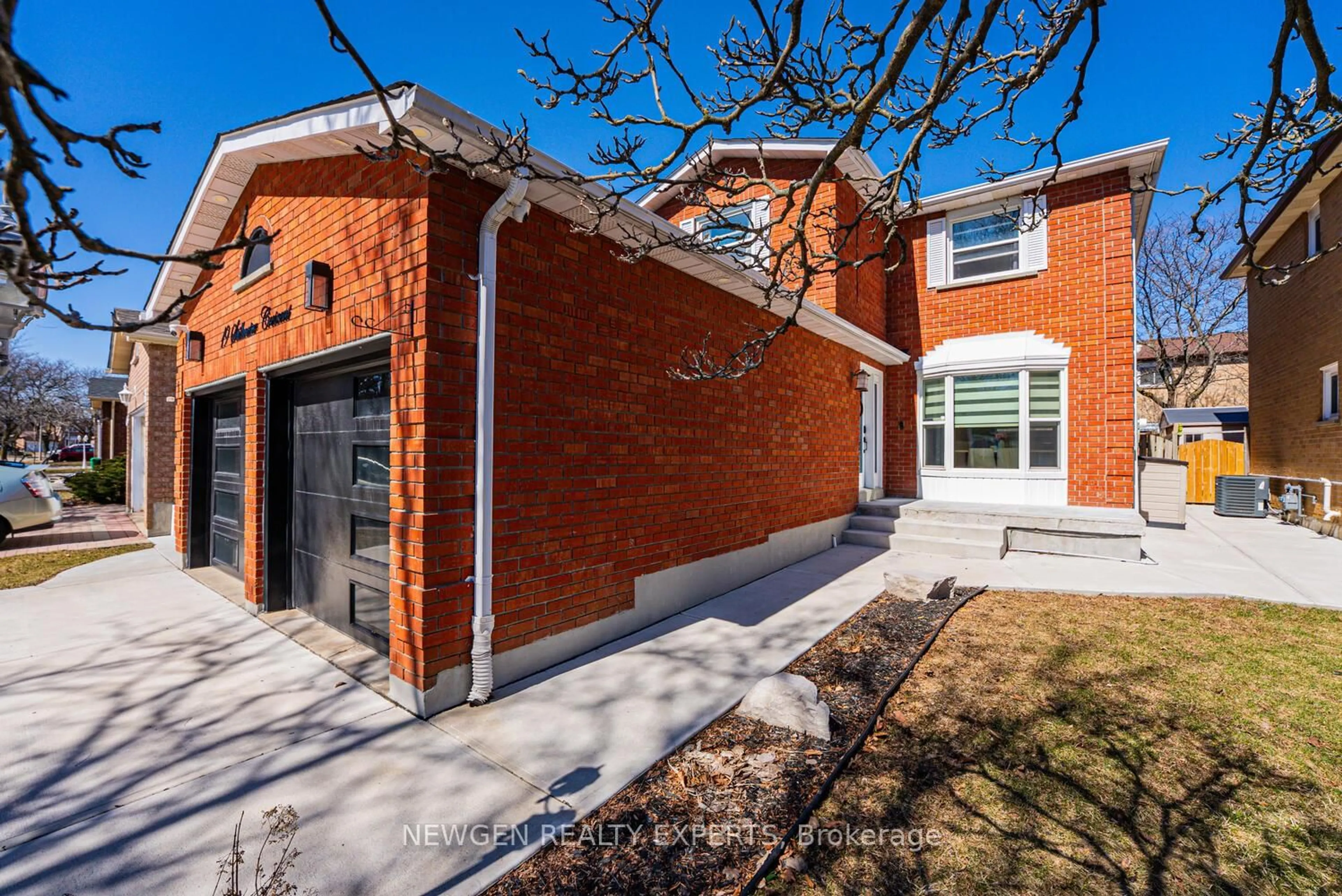 Home with brick exterior material, street for 19 Stillwater Cres, Brampton Ontario L6X 3K6