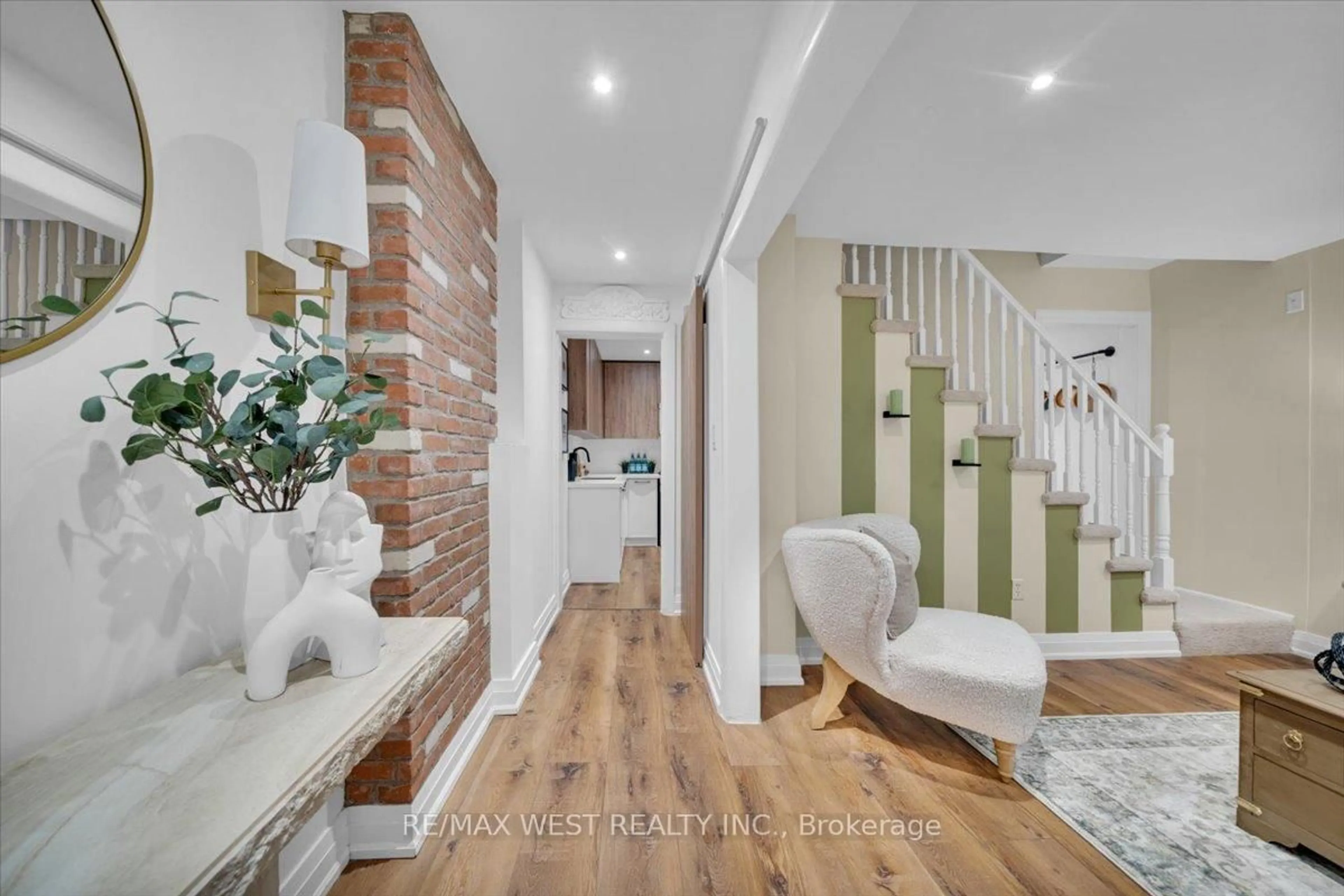 Indoor entryway for 259 Sixth St, Toronto Ontario M8V 3A8