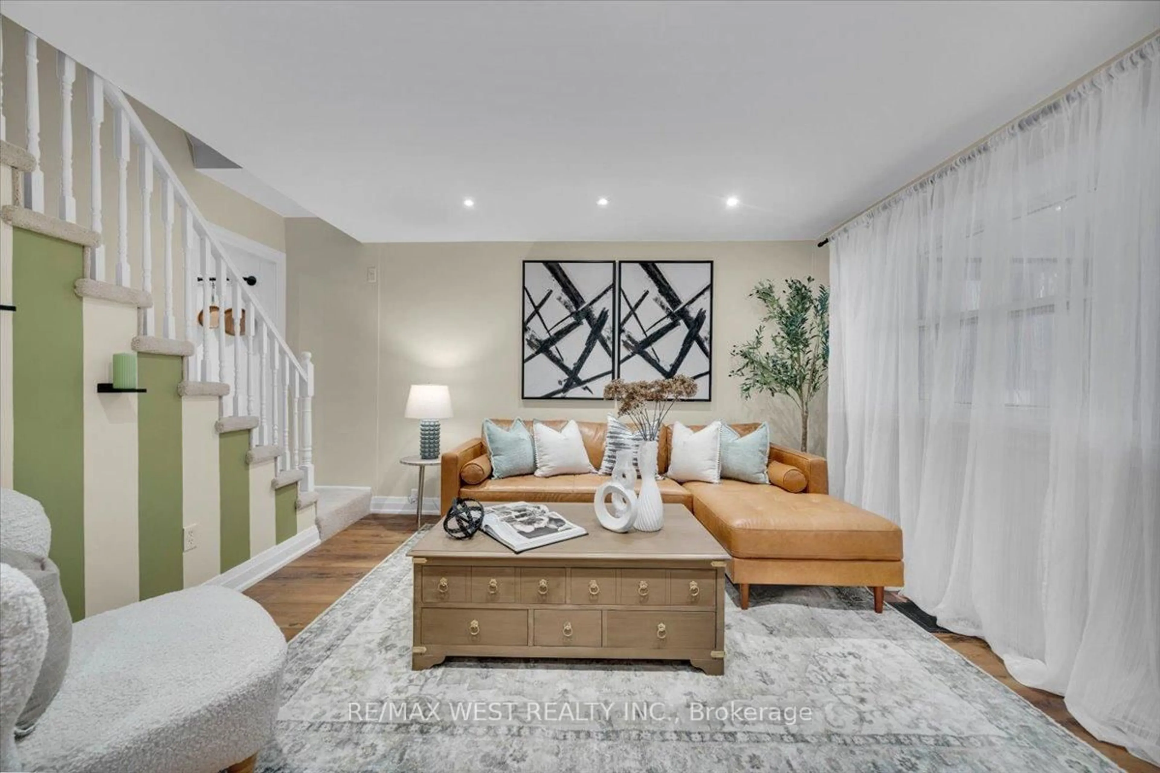 Living room with furniture, unknown for 259 Sixth St, Toronto Ontario M8V 3A8