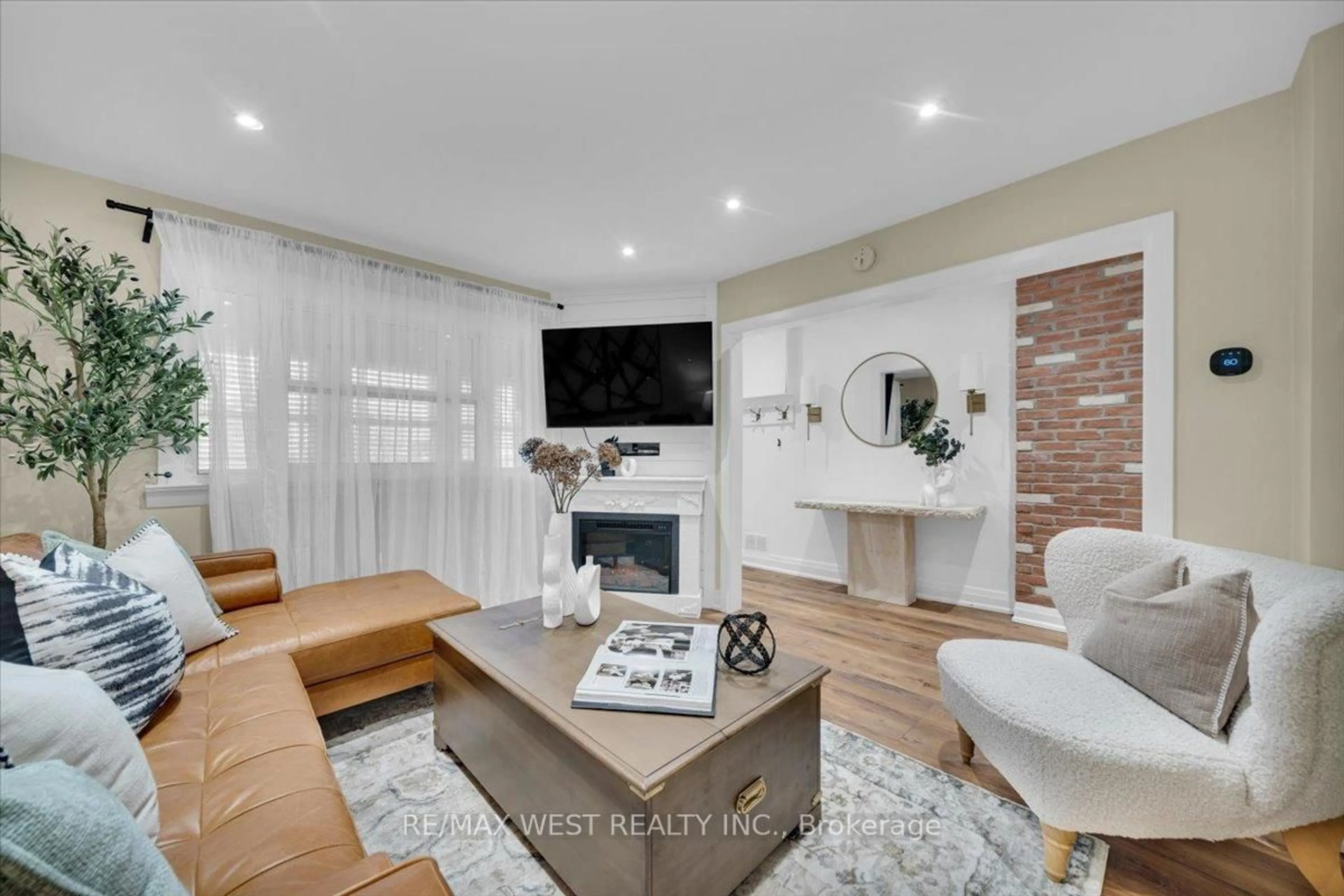 Living room with furniture, unknown for 259 Sixth St, Toronto Ontario M8V 3A8
