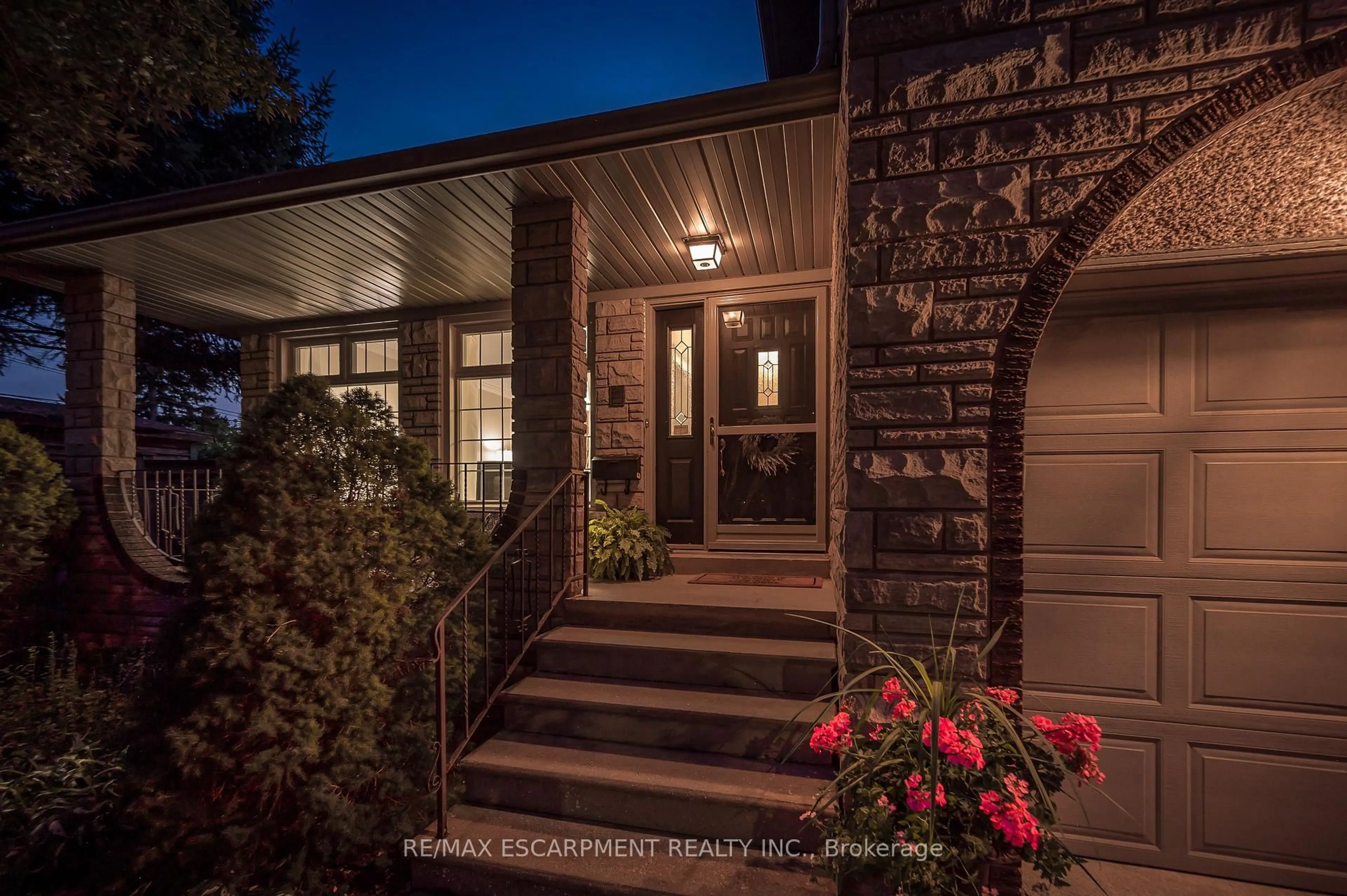Unknown for 248 Applevale Crt, Burlington Ontario L7L 2B9