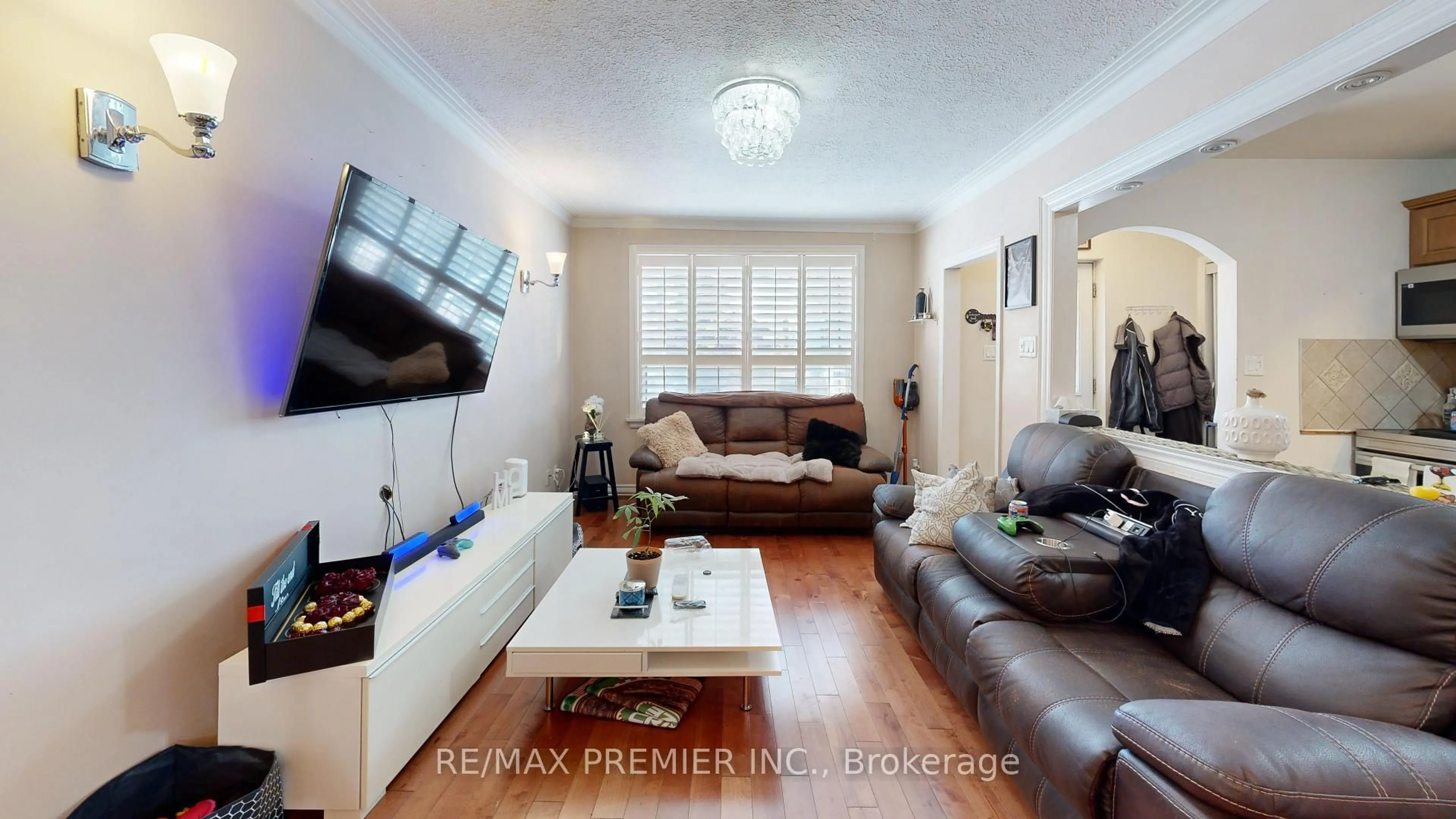 Living room with furniture, unknown for 52 Montcalm Ave, Toronto Ontario M6E 4N7