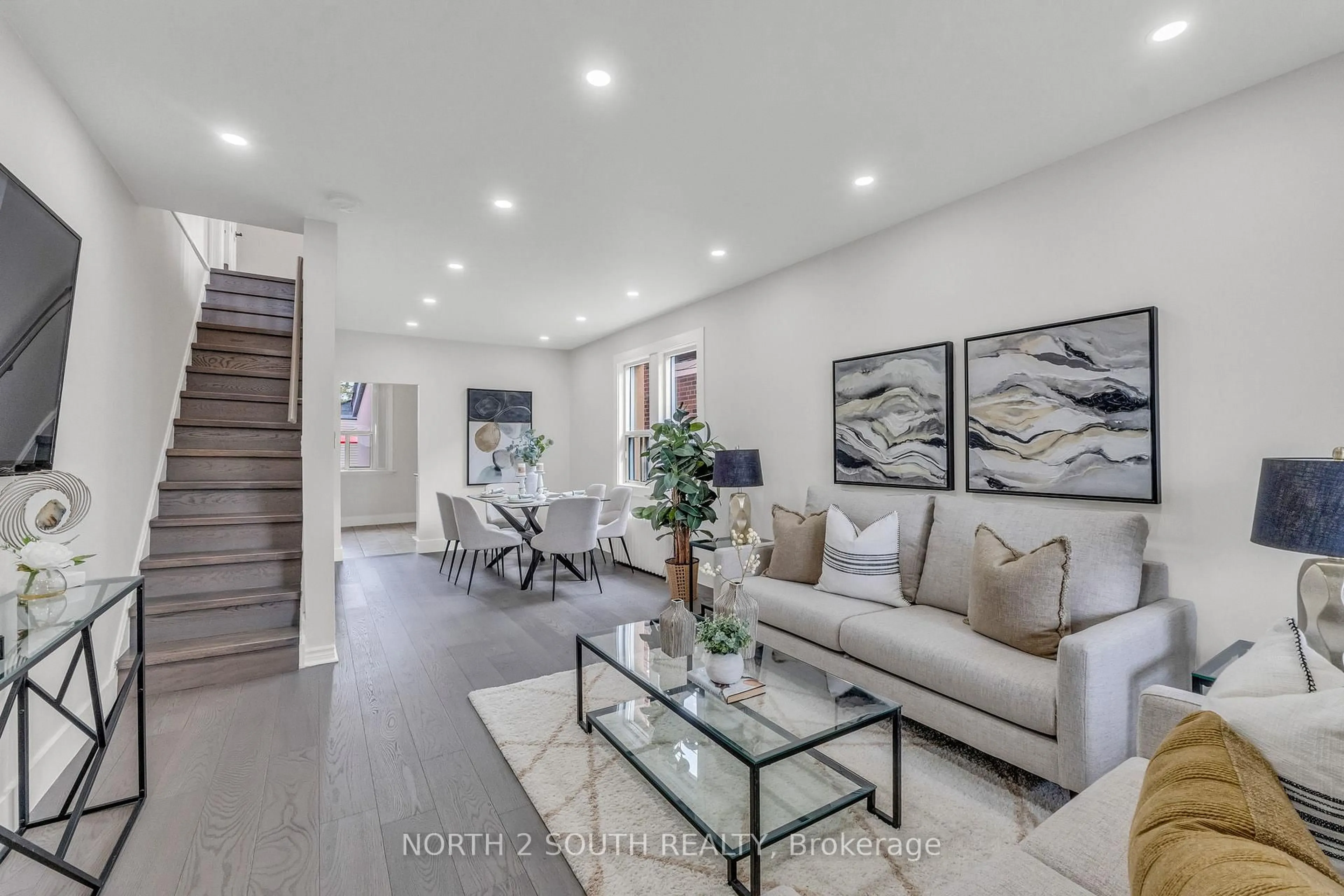 Living room with furniture, unknown for 28 Teignmouth Ave, Toronto Ontario M6E 1S7