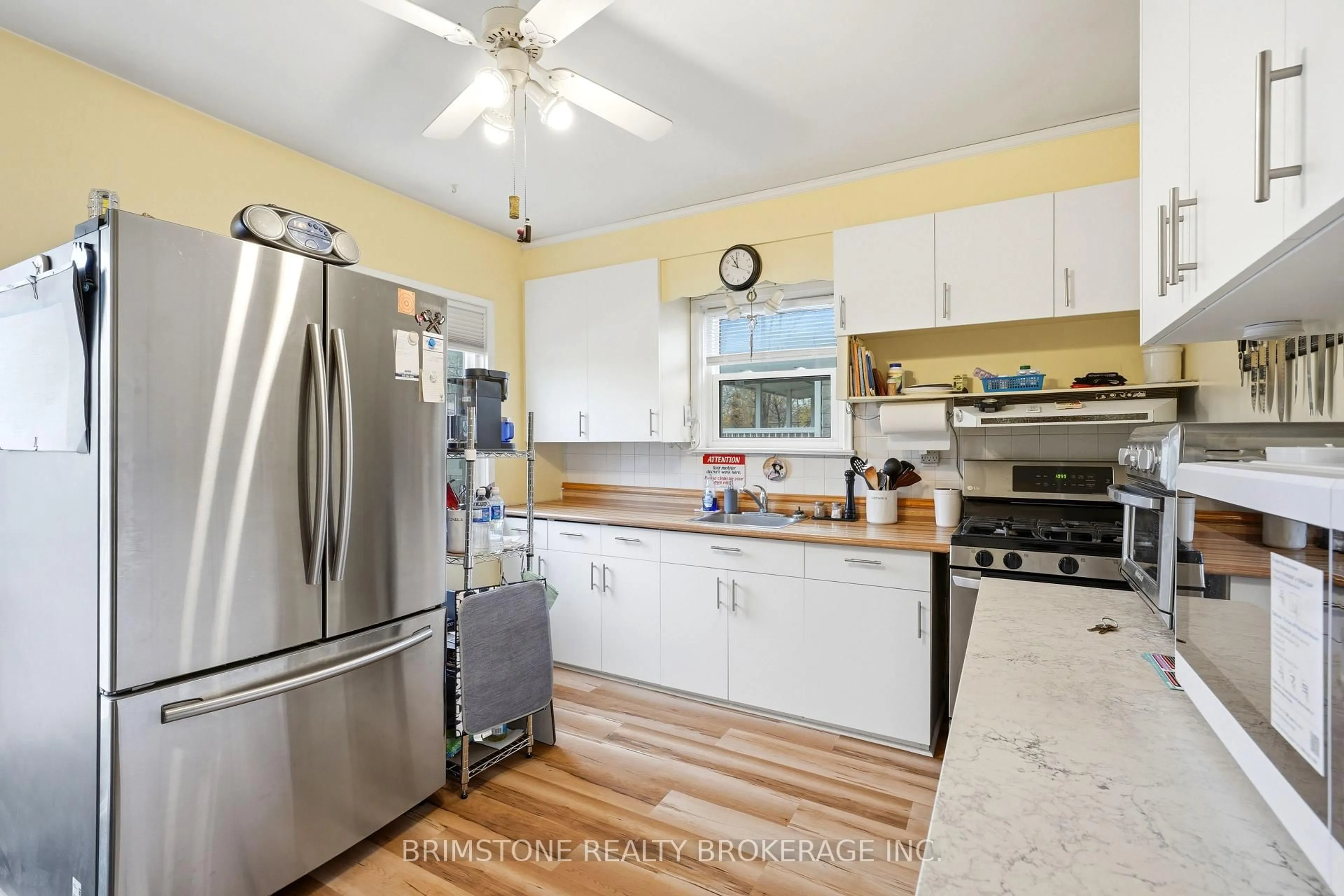 Open concept kitchen, ceramic/tile floor for 29 Ridge Rd, Toronto Ontario M3M 1C6