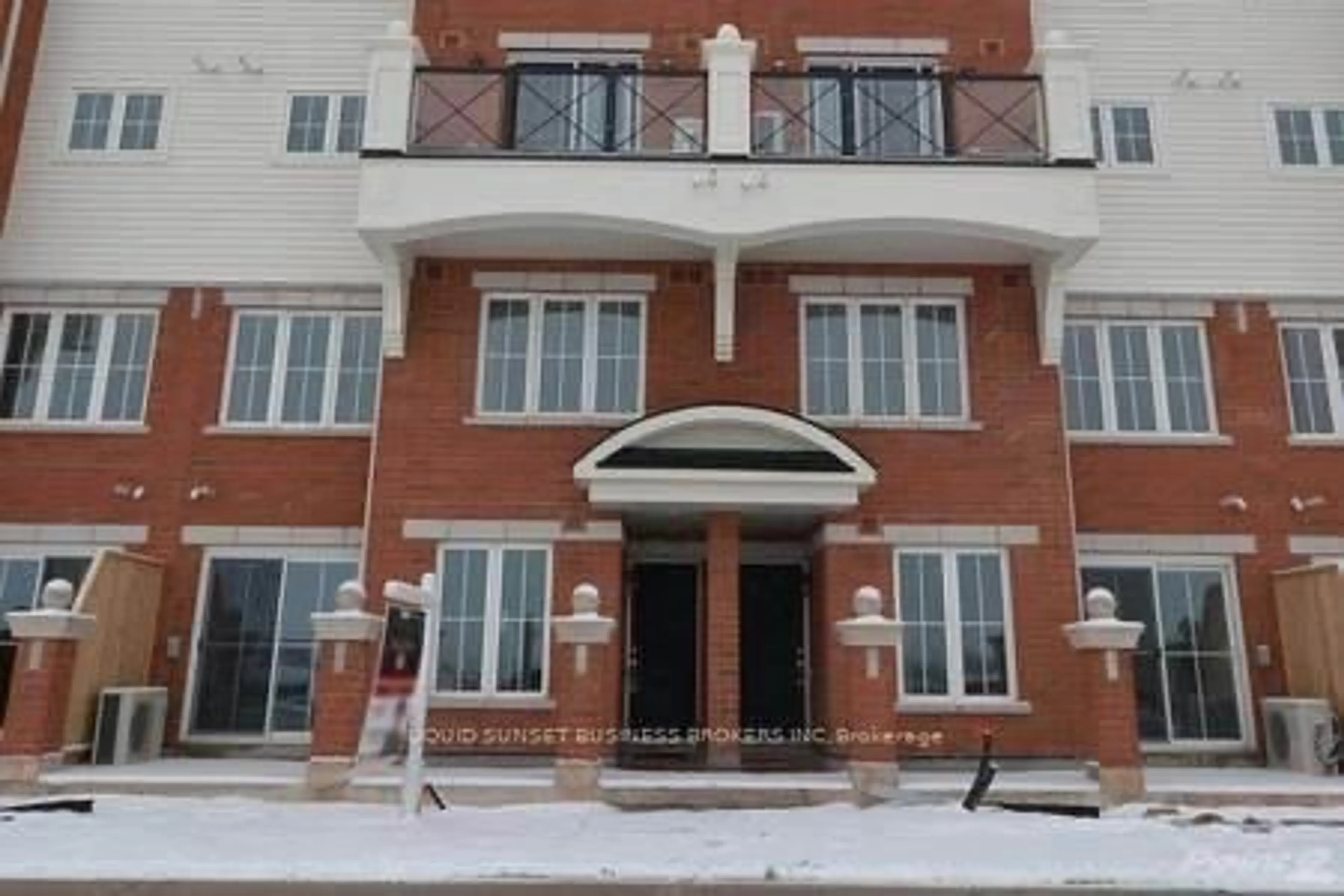 Home with brick exterior material, building for 2504 Post Rd #4, Oakville Ontario L6H 0K1