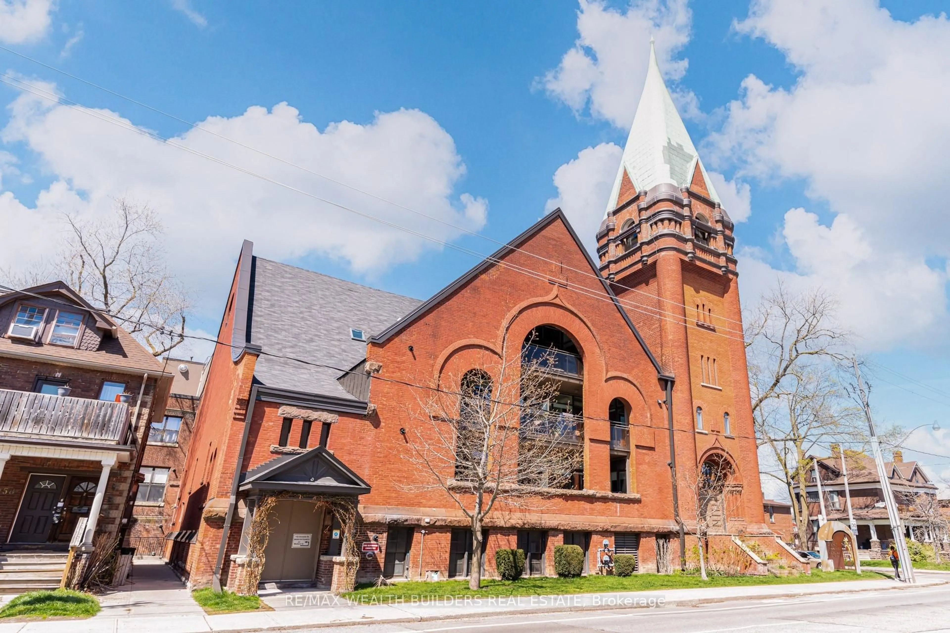 Home with brick exterior material, building for 152 Annette St #210, Toronto Ontario M6P 1P4
