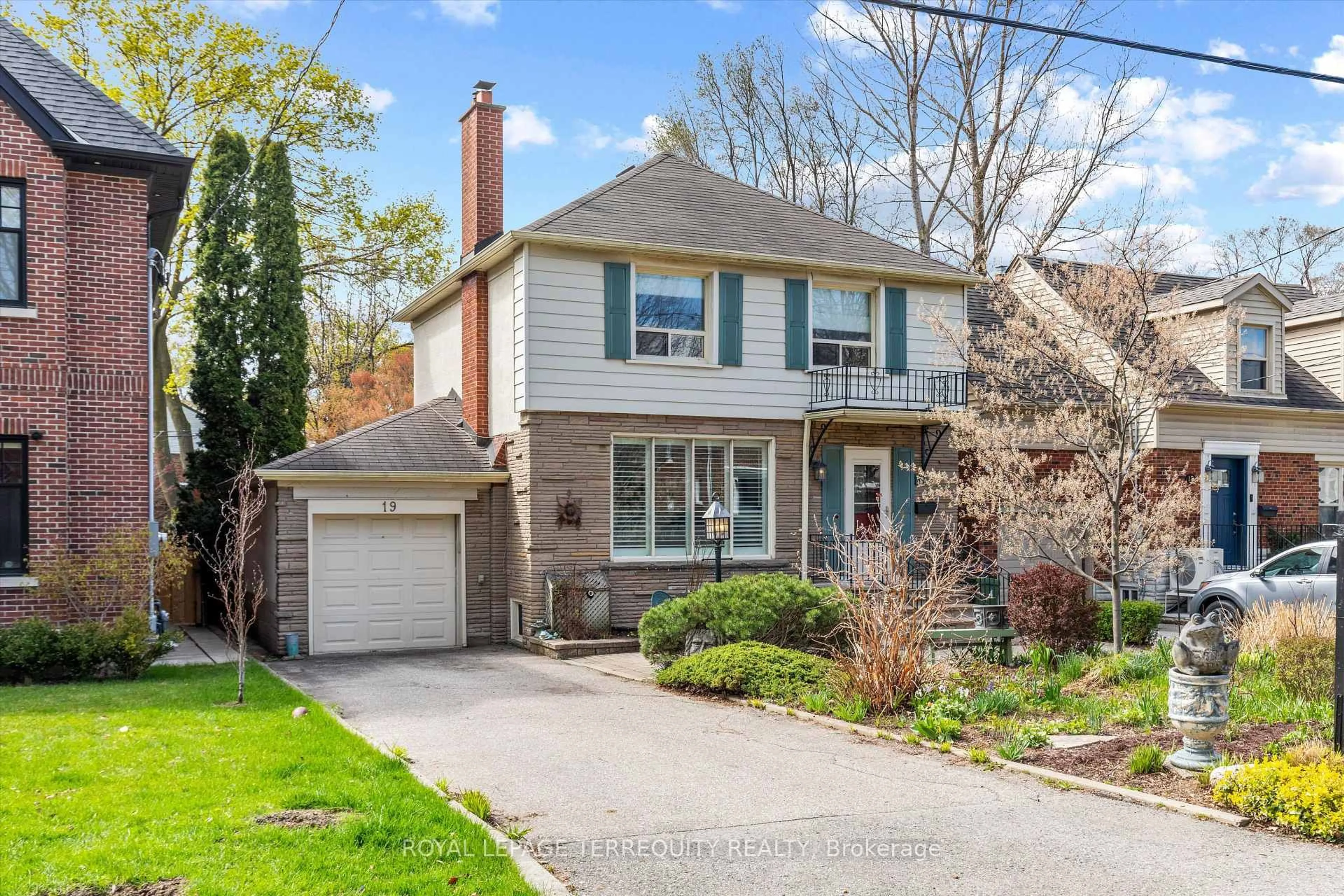Home with brick exterior material, street for 19 Bernice Ave, Toronto Ontario M8Y 1Z5