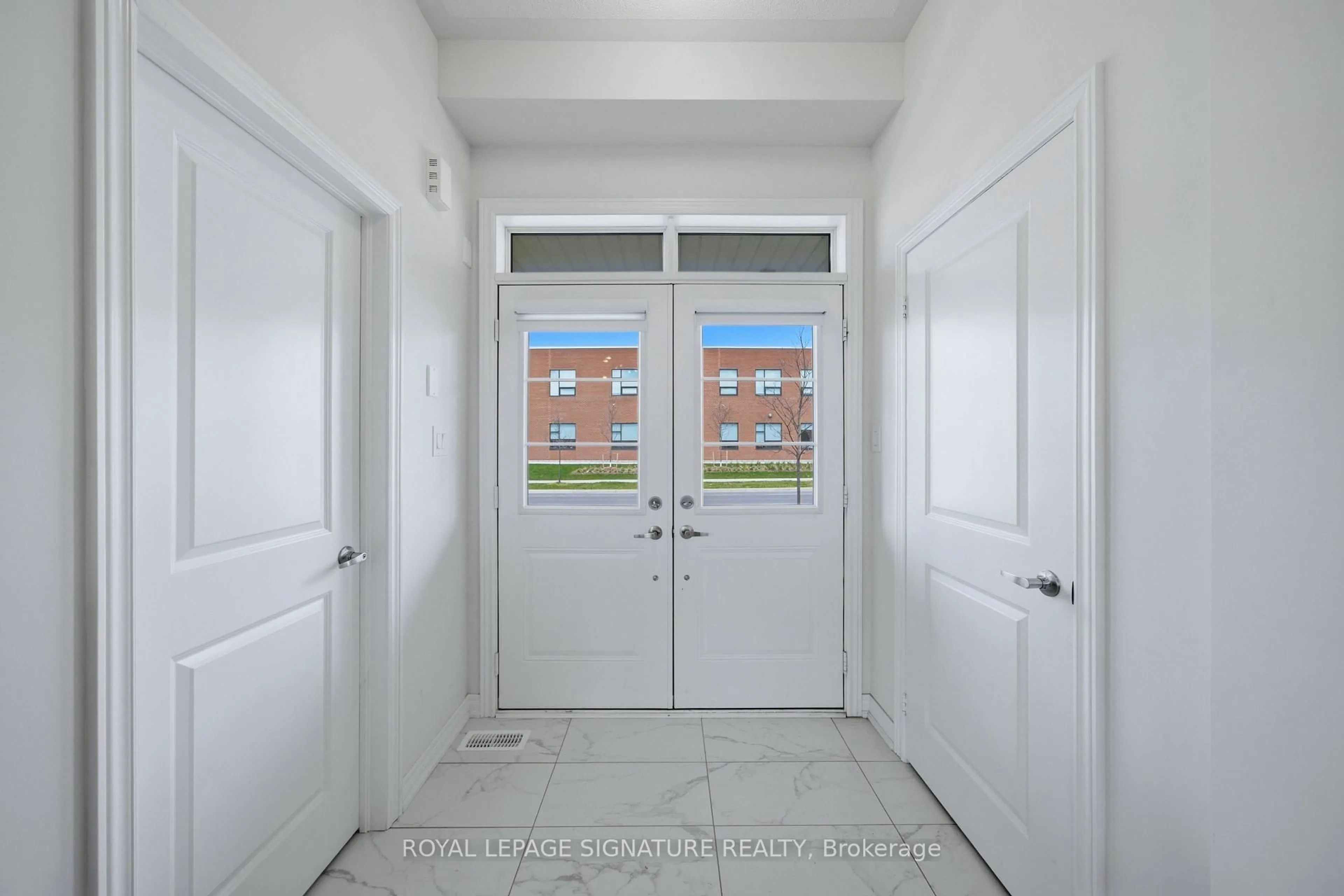 Indoor entryway for 209 Clockwork Dr, Brampton Ontario L7A 5C7