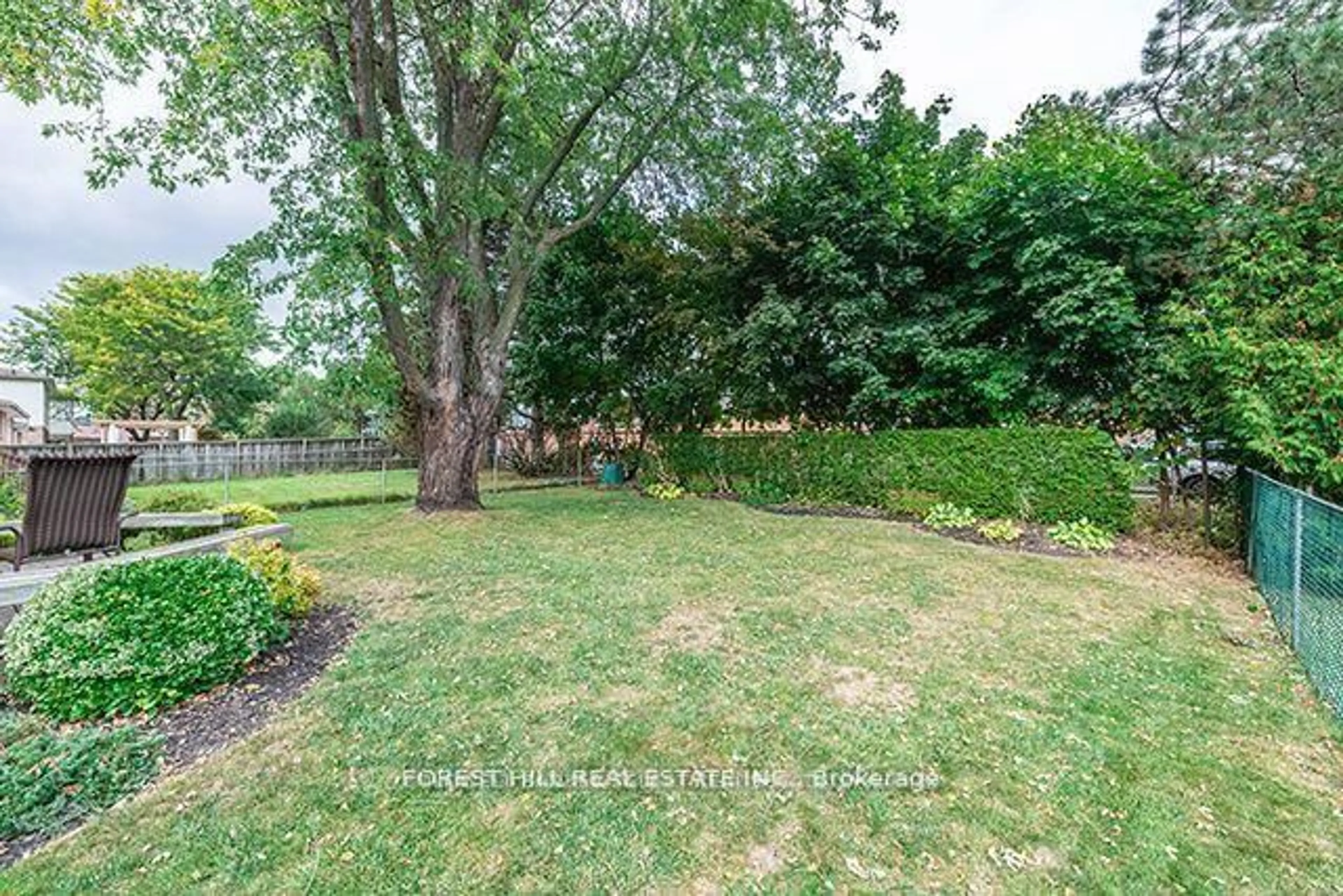 Patio, unknown for 163 Birchlawn Rd, Caledon Ontario L7E 3W3