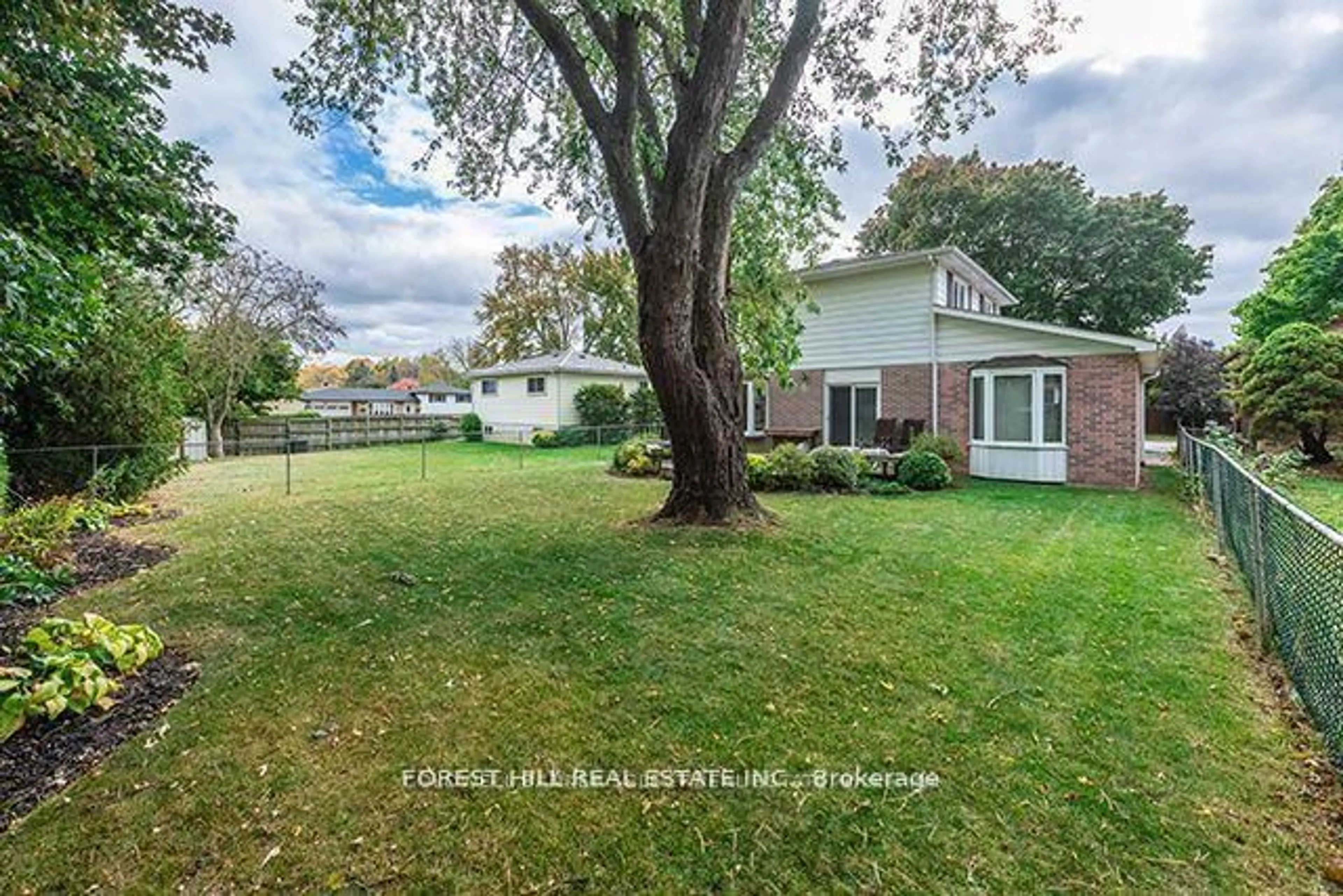 A pic from outside/outdoor area/front of a property/back of a property/a pic from drone, street for 163 Birchlawn Rd, Caledon Ontario L7E 3W3