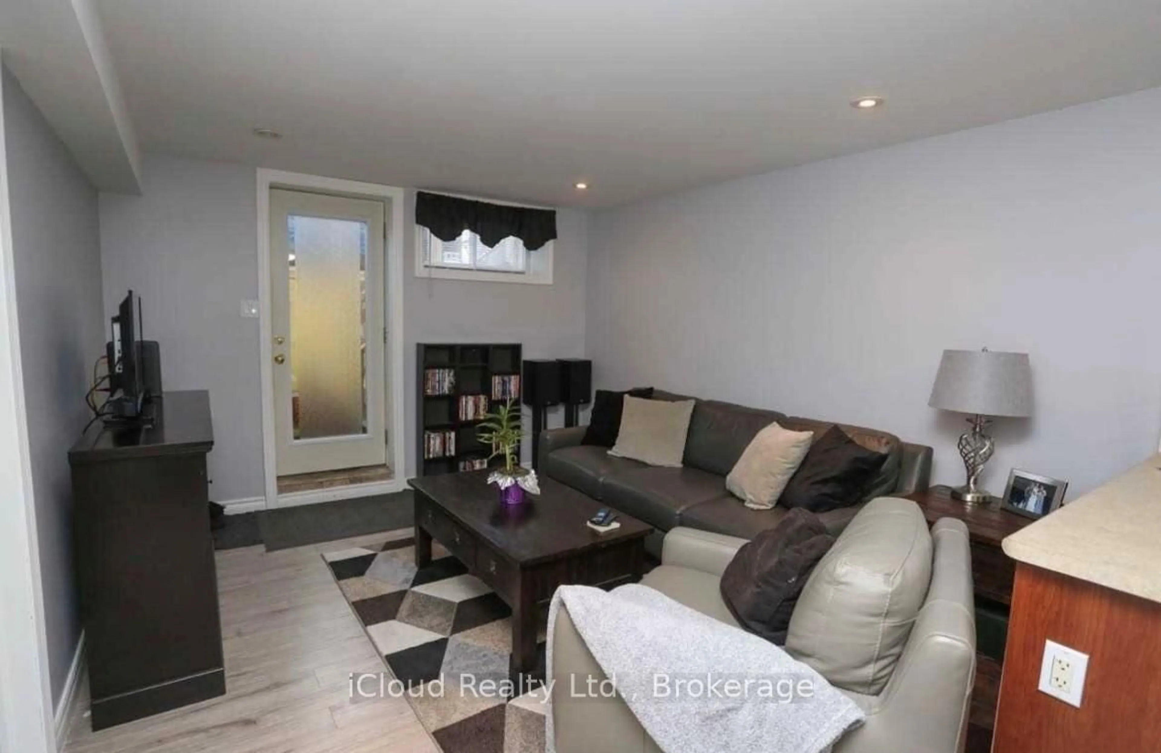 Living room with furniture, unknown for 85 Elizabeth St, Orangeville Ontario L9W 1C7