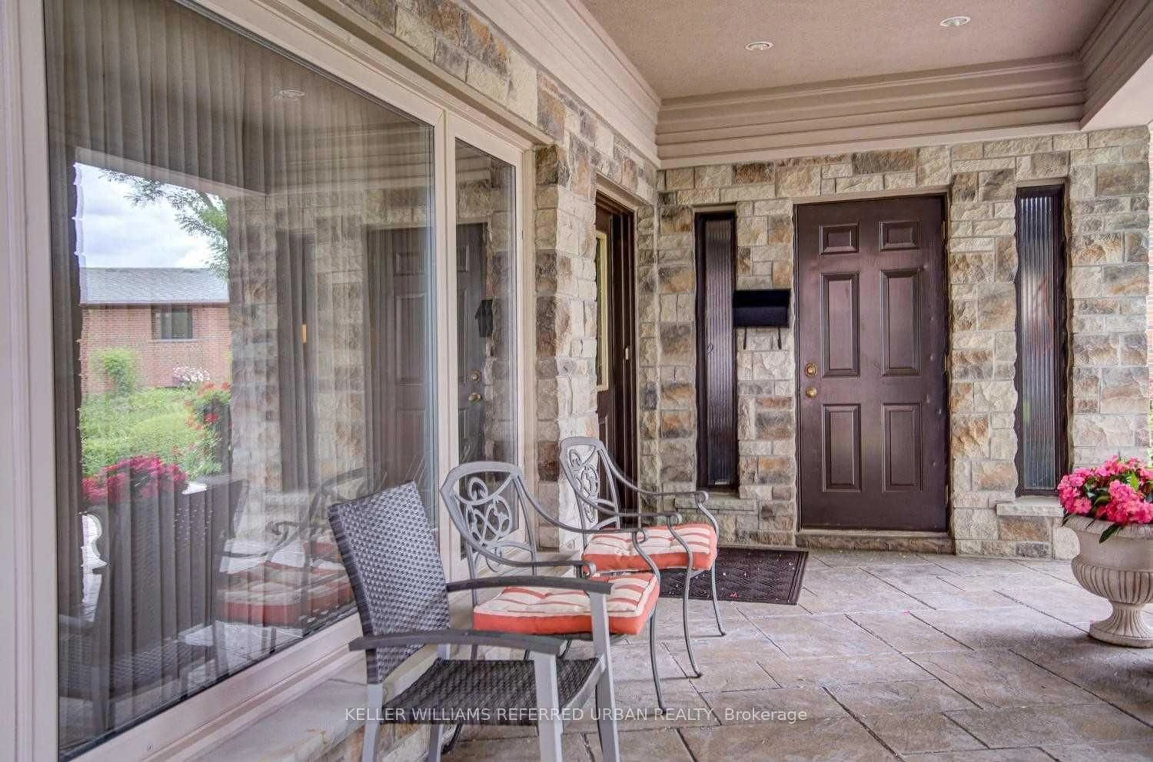 Patio, street for 17 Hathor Cres, Toronto Ontario M9L 1C1