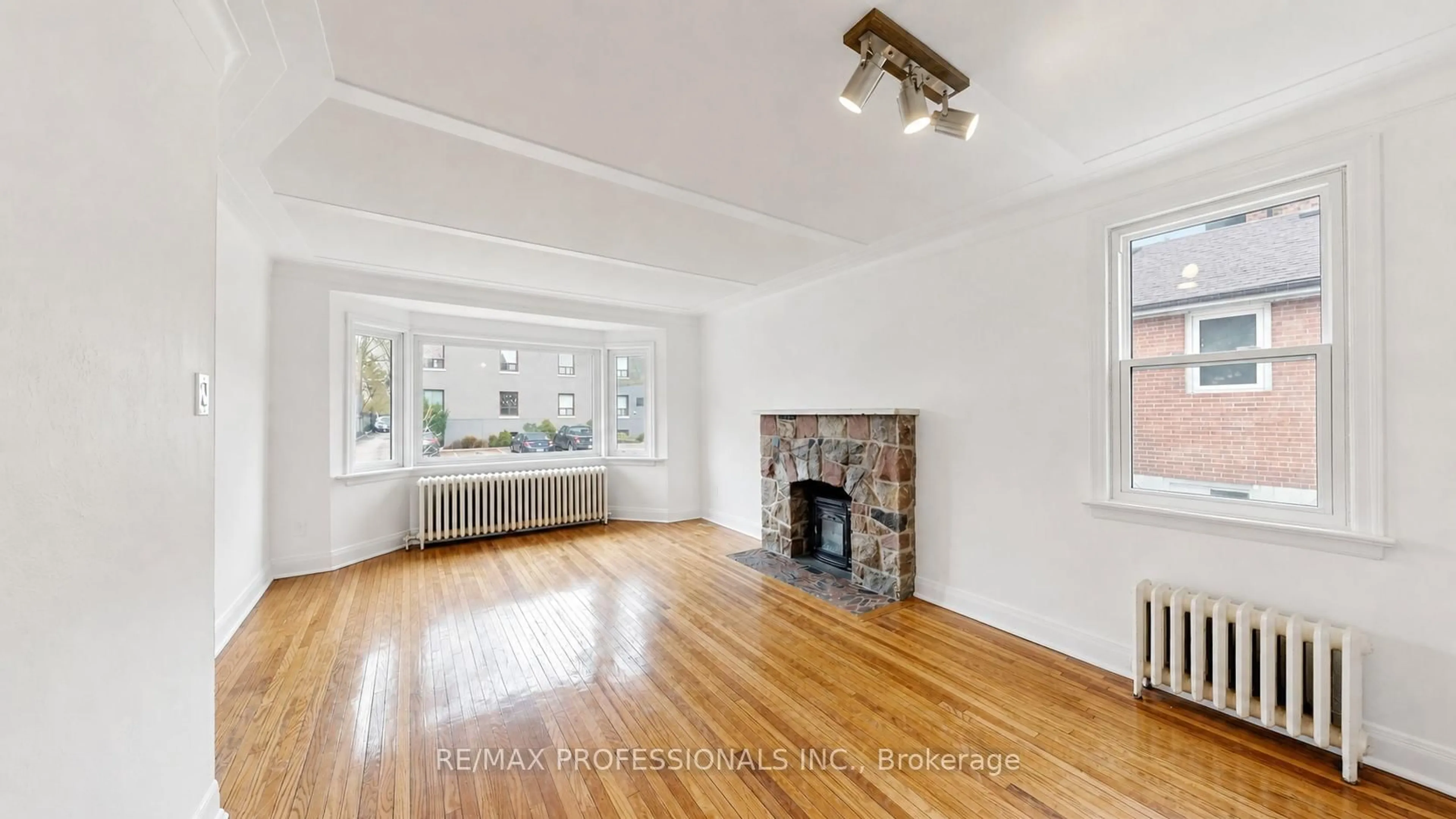 Living room with furniture, unknown for 5 Thirty Ninth St, Toronto Ontario M8W 3M4