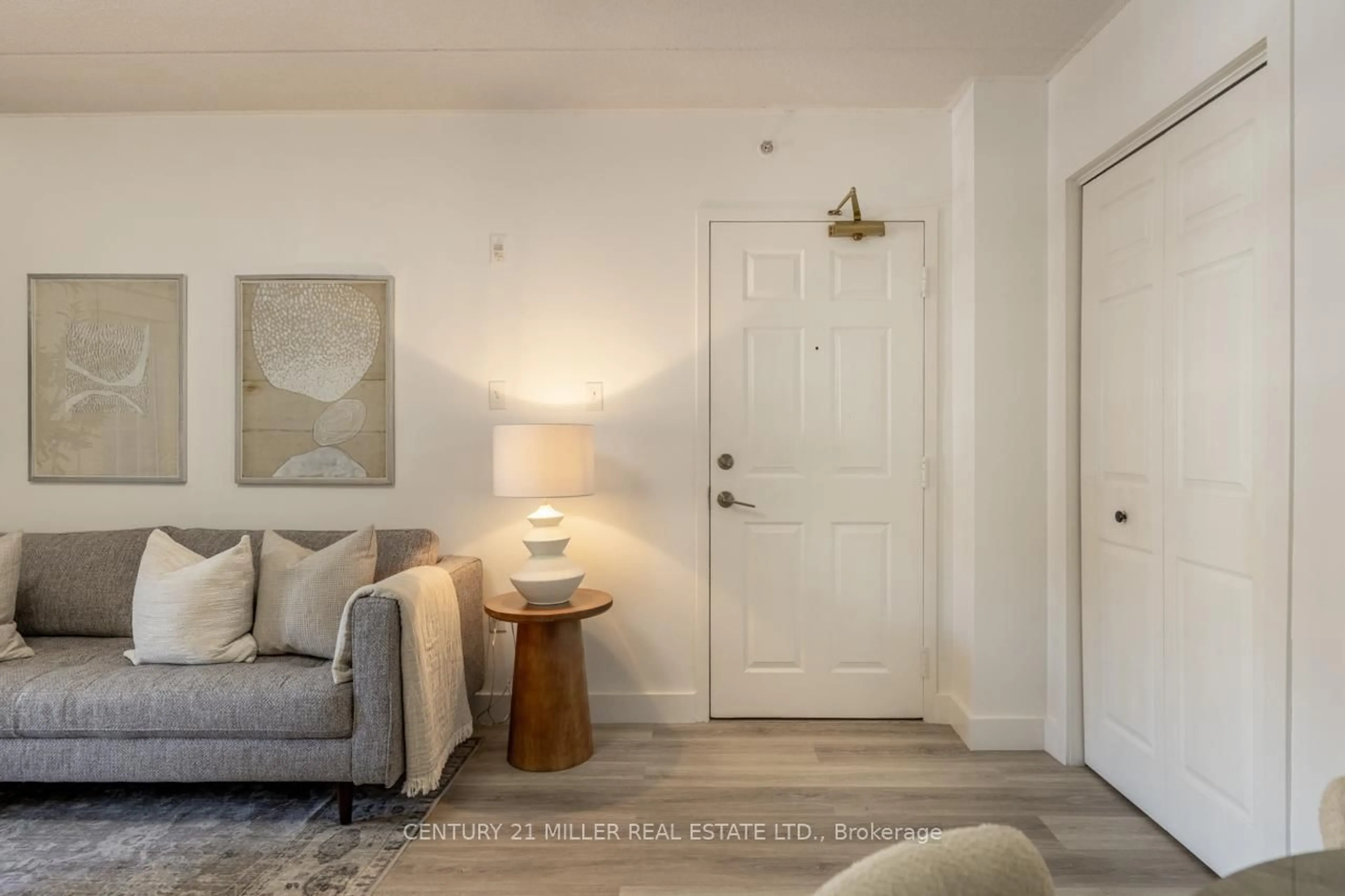 Indoor entryway for 1487 Maple Ave #208, Milton Ontario L9T 0B7